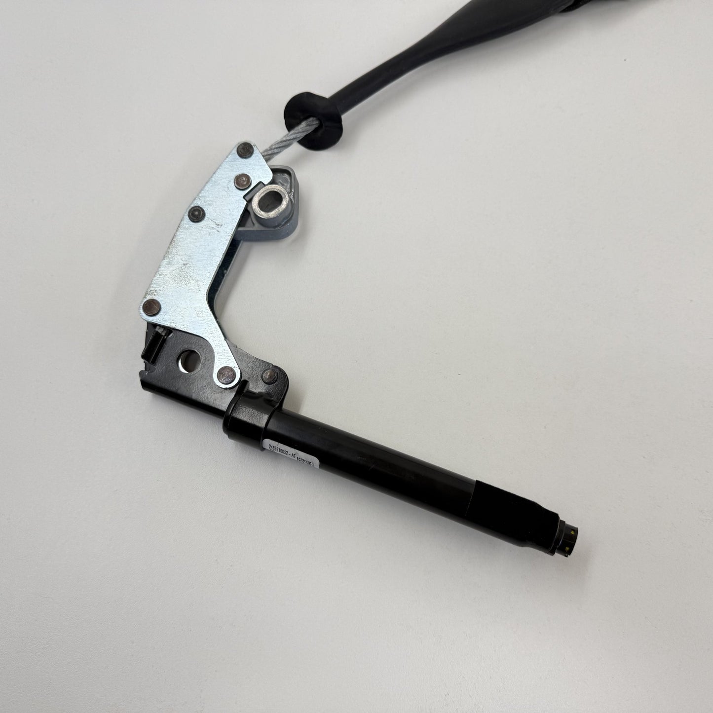 2015-2017 Ford Mustang GT Coupe Left Front Seatbelt Seat Belt Retractor OEM