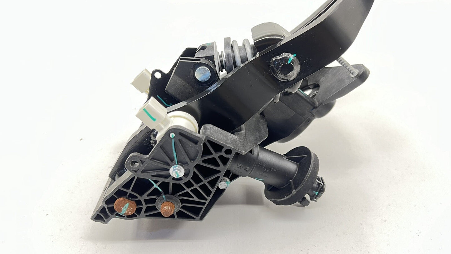 22-24 CADILLAC CT5 V BLACKWING MANUAL TRANS CLUTCH BRAKE PEDAL ASSEMBLY OEM