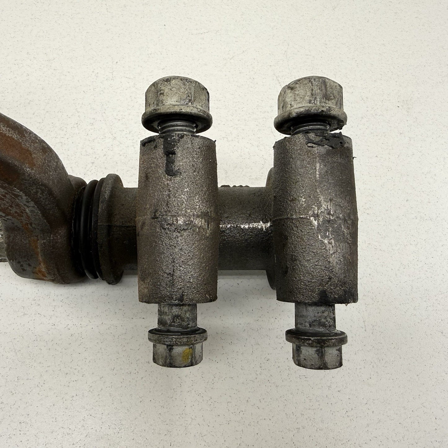 20-25 Silverado Sierra 2500 3500 Steering Linkage Idler Arm 84467788 OEM