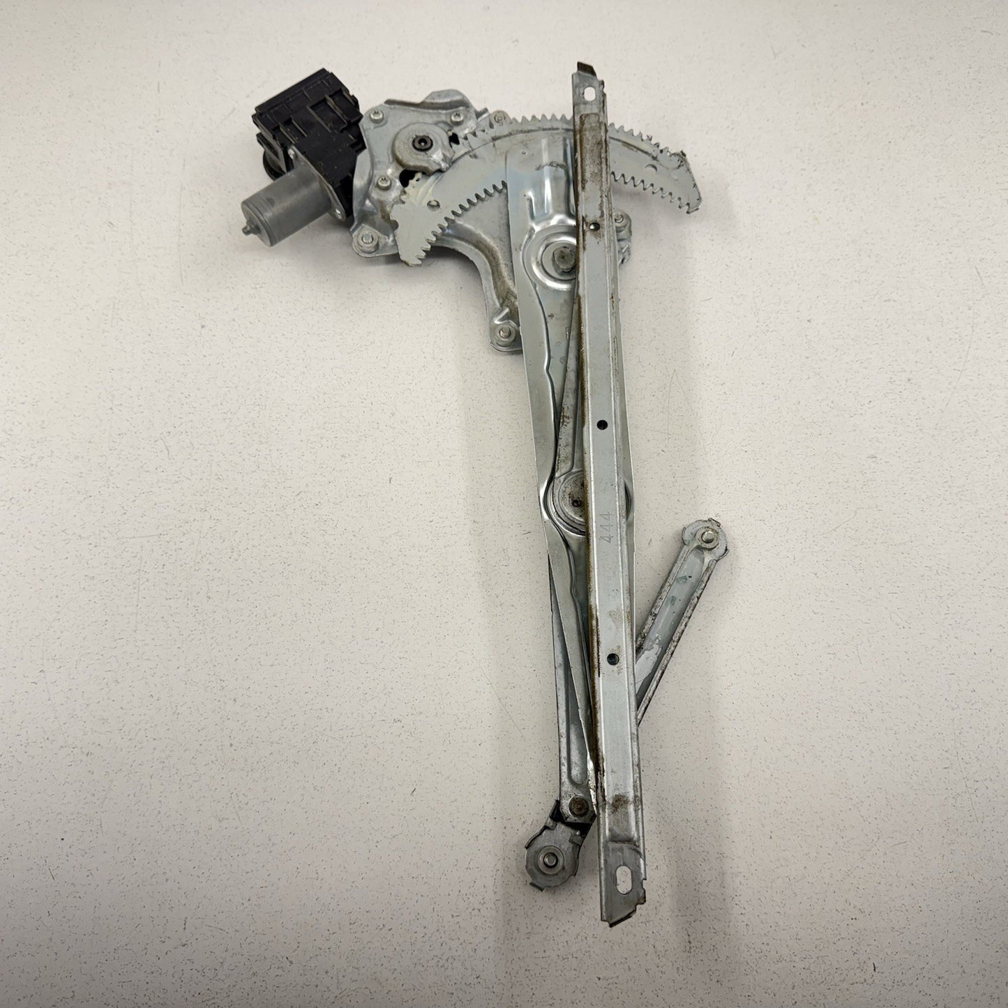 16-23 Toyota Tacoma Passenger Right Front Door Glass Window Regulator Motor OEM