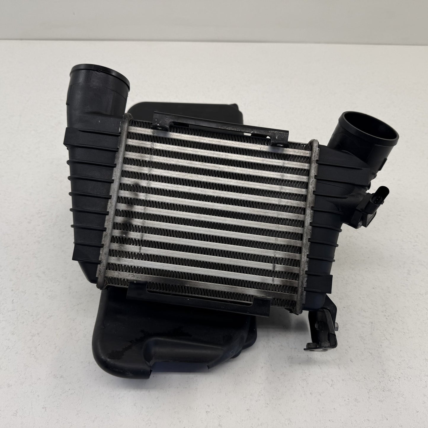 2014-2018 Bentley Flying Spur Right Front Turbo Intercooler Radiator W/ Duct OEM