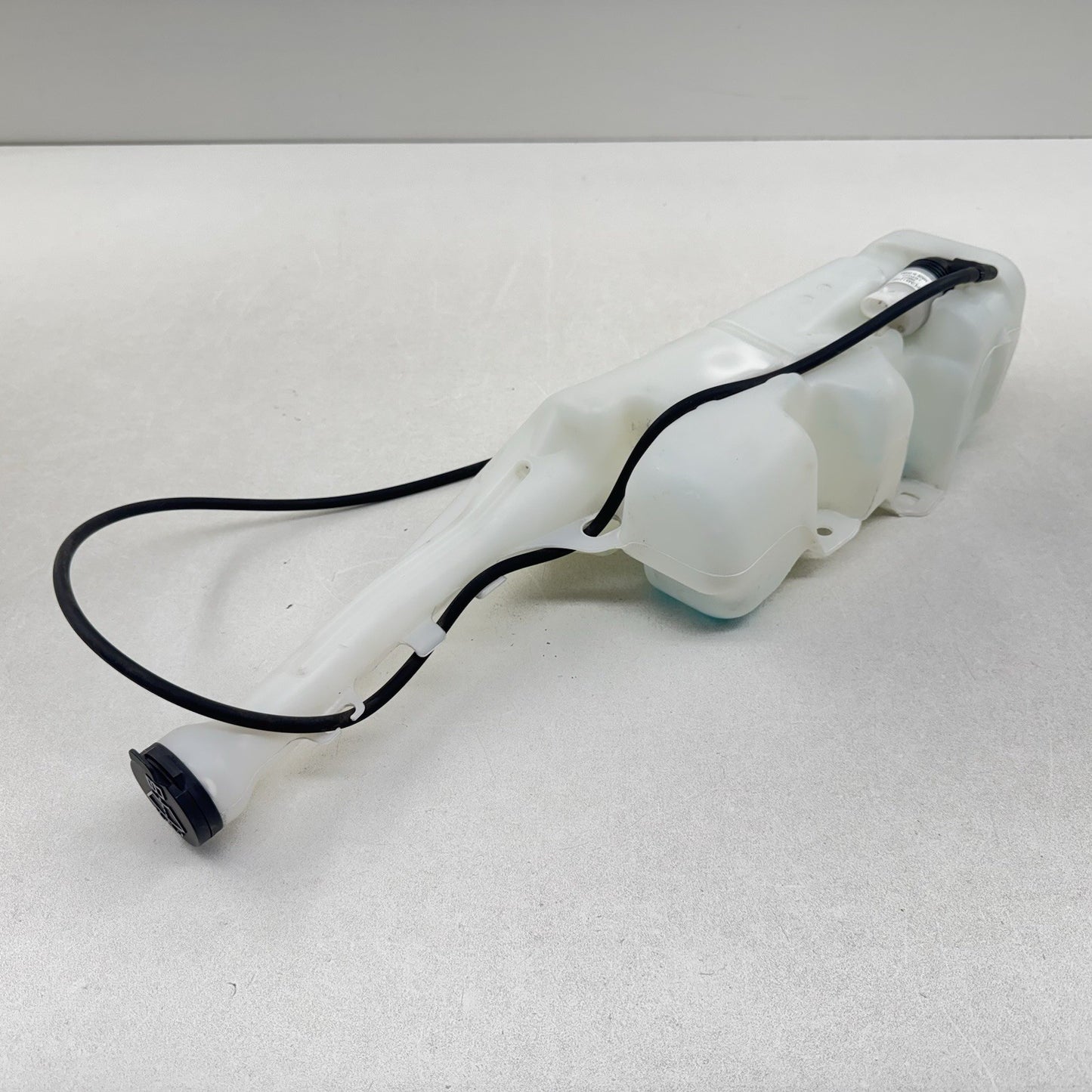 12-15 CHEVROLET CAMARO ZL1 WINDSHIELD WASHER BOTTLE RESERVOIR TANK WITH PUMP OEM