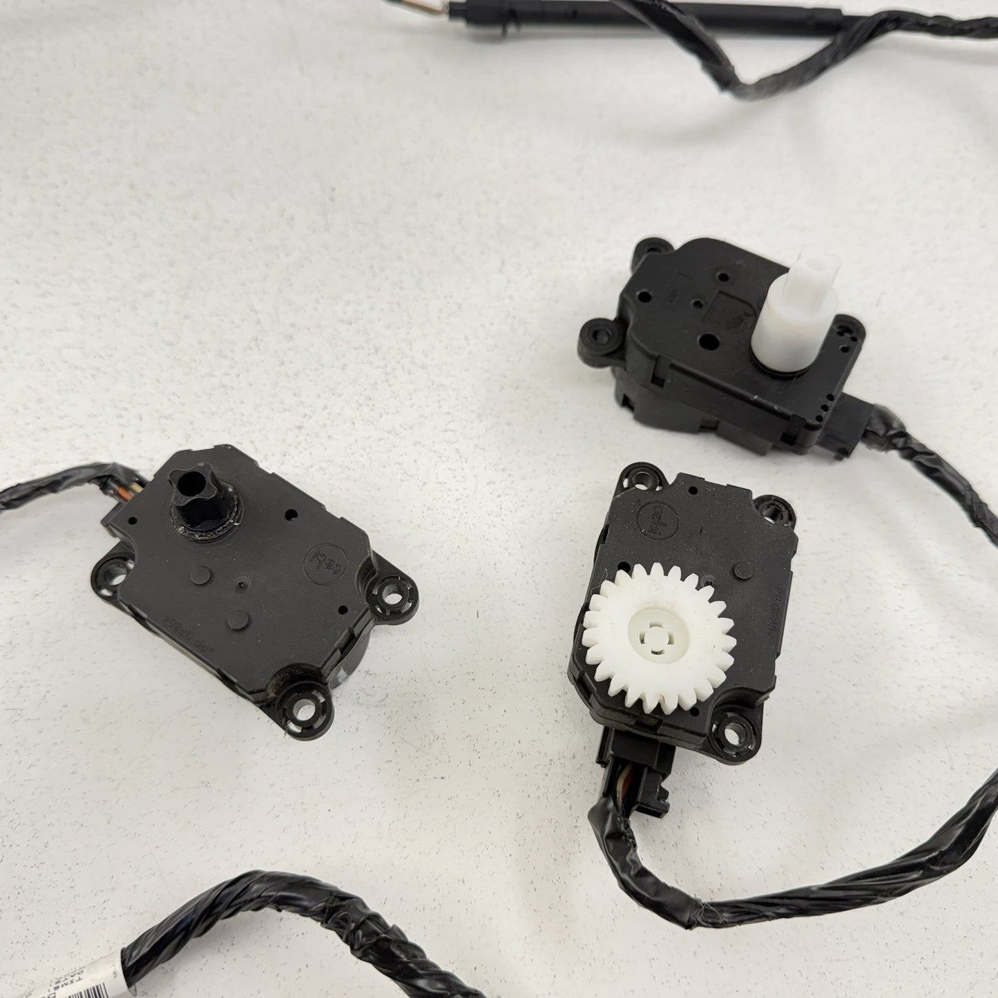 10-15 Chevrolet Camaro HVAC Box Heater AC Flap Motor Air Mix Actuator Set OEM