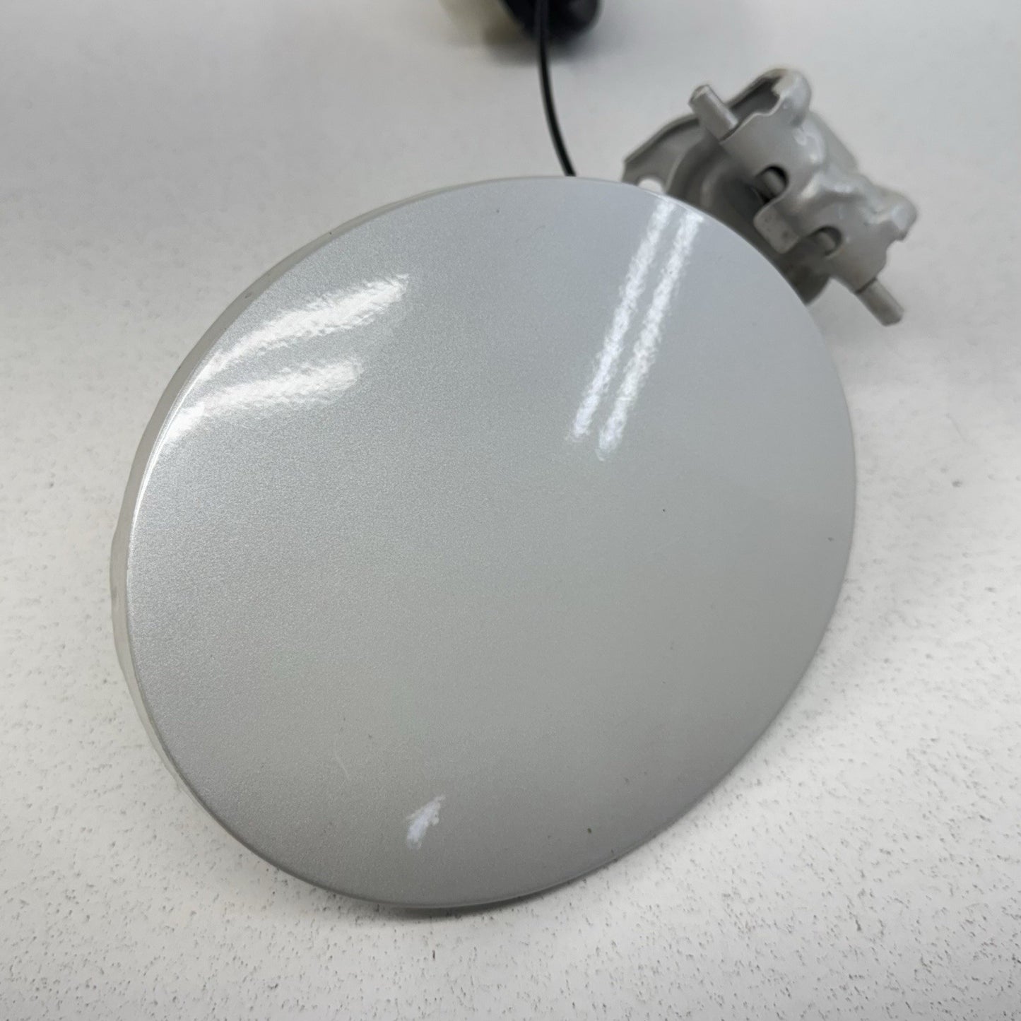 13-20 Subaru BRZ 86 FR-S Fuel Tank Gas Cap Door Lid Cover Satin White OEM