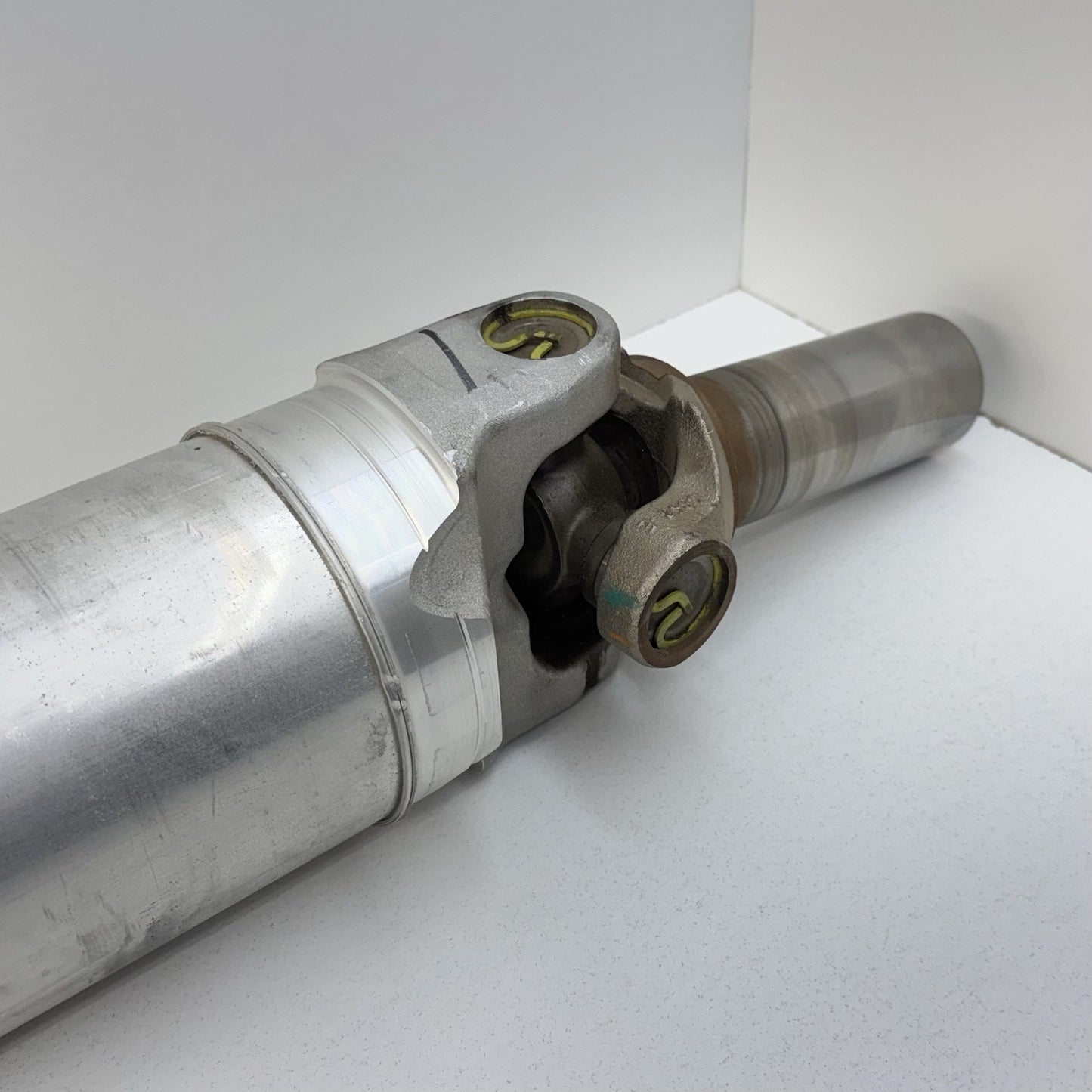 20-25 Silverado Sierra 2500 3500 Diesel Driveshaft Drive Shaft 87821417 OEM