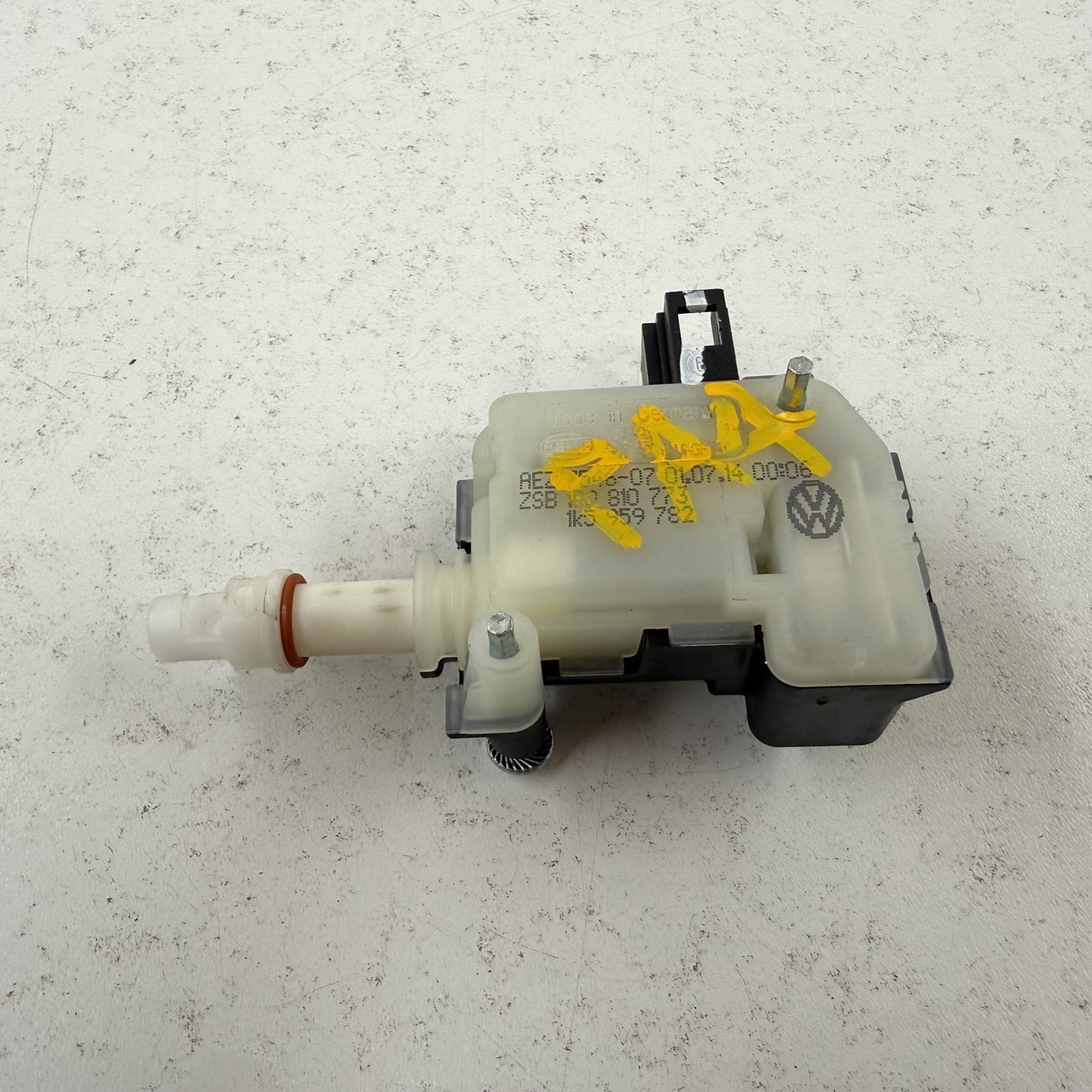 2014-2018 Bentley Flying Spur Gas Cap Fuel Filler Door Release Actuator OEM
