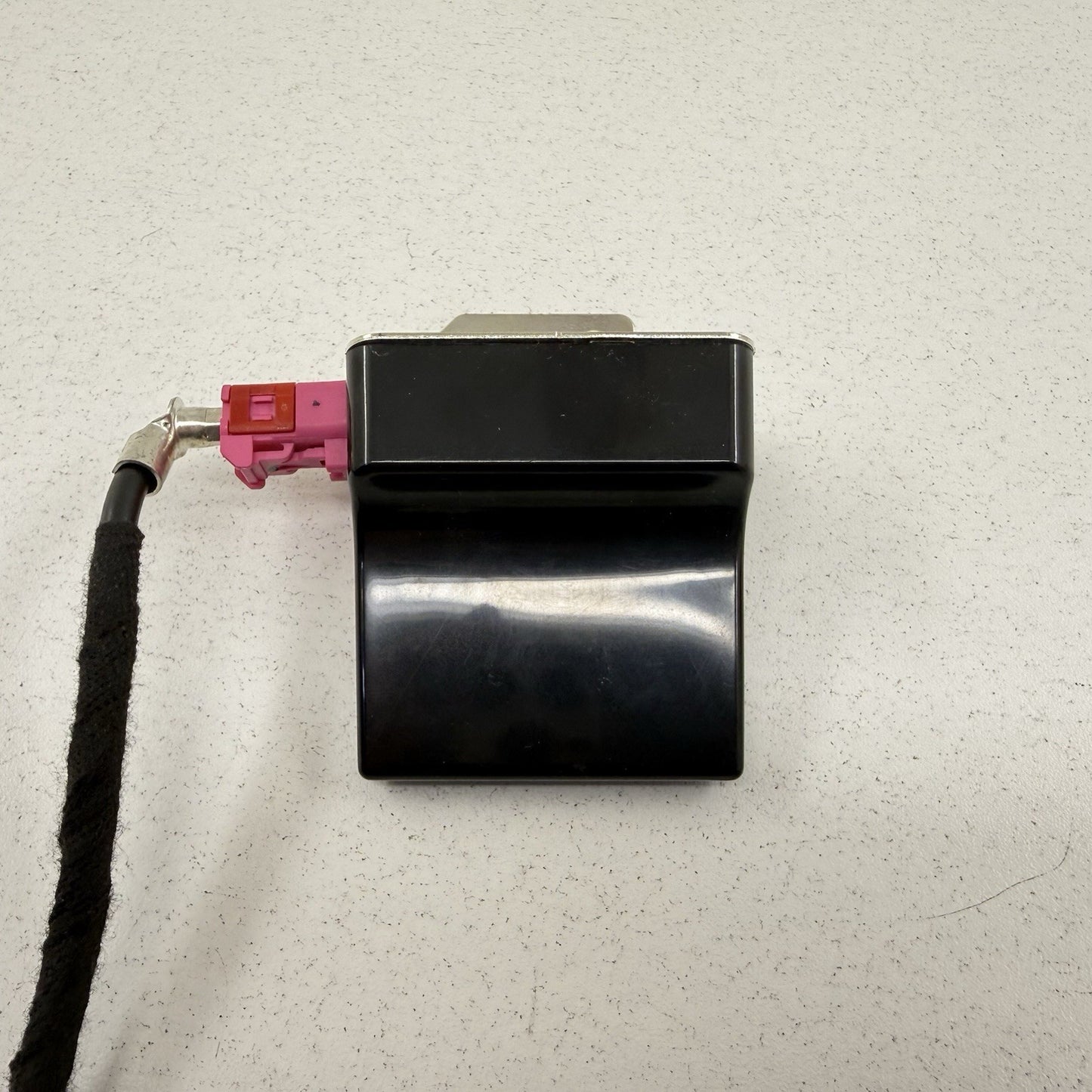 18-23 Dodge Challenger Radio Satellite Antenna Control Module 68293977AA OEM