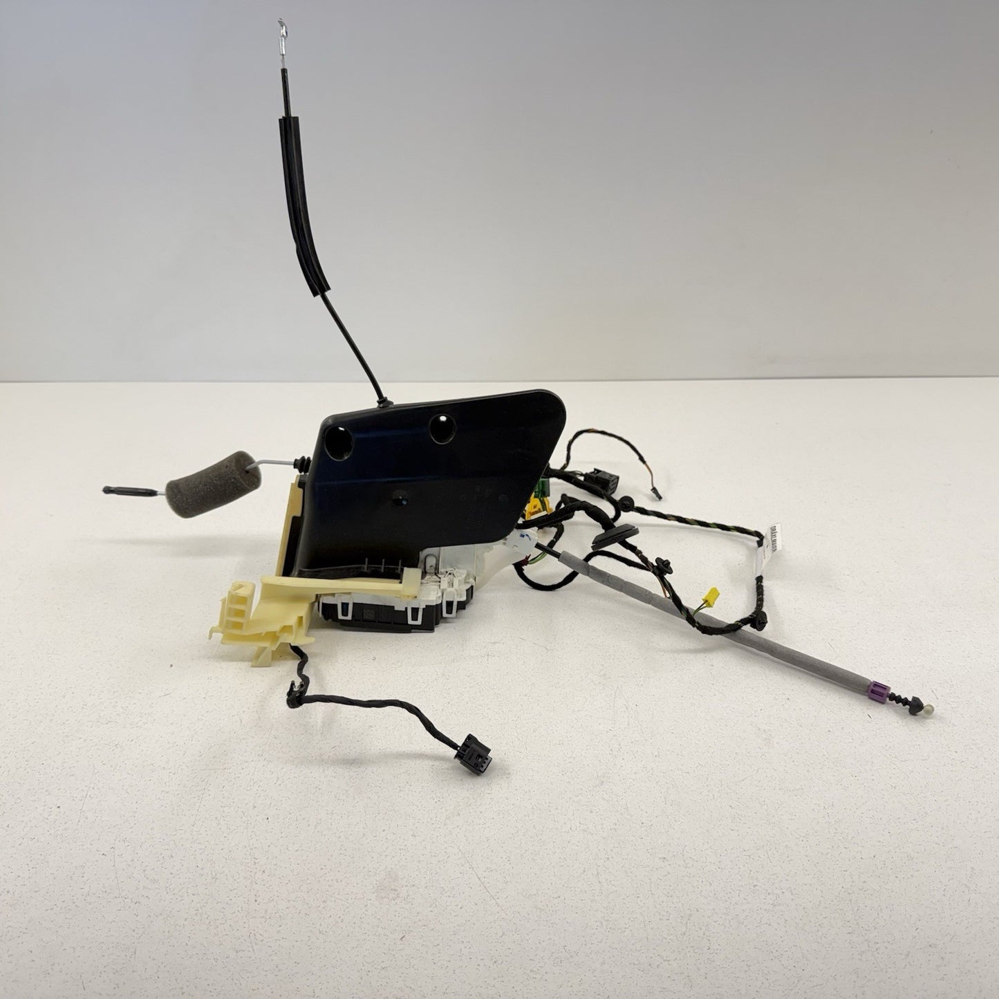 12-18 Mercedes W218 CLS550 Passenger Right Front Door Latch Lock Actuator OEM