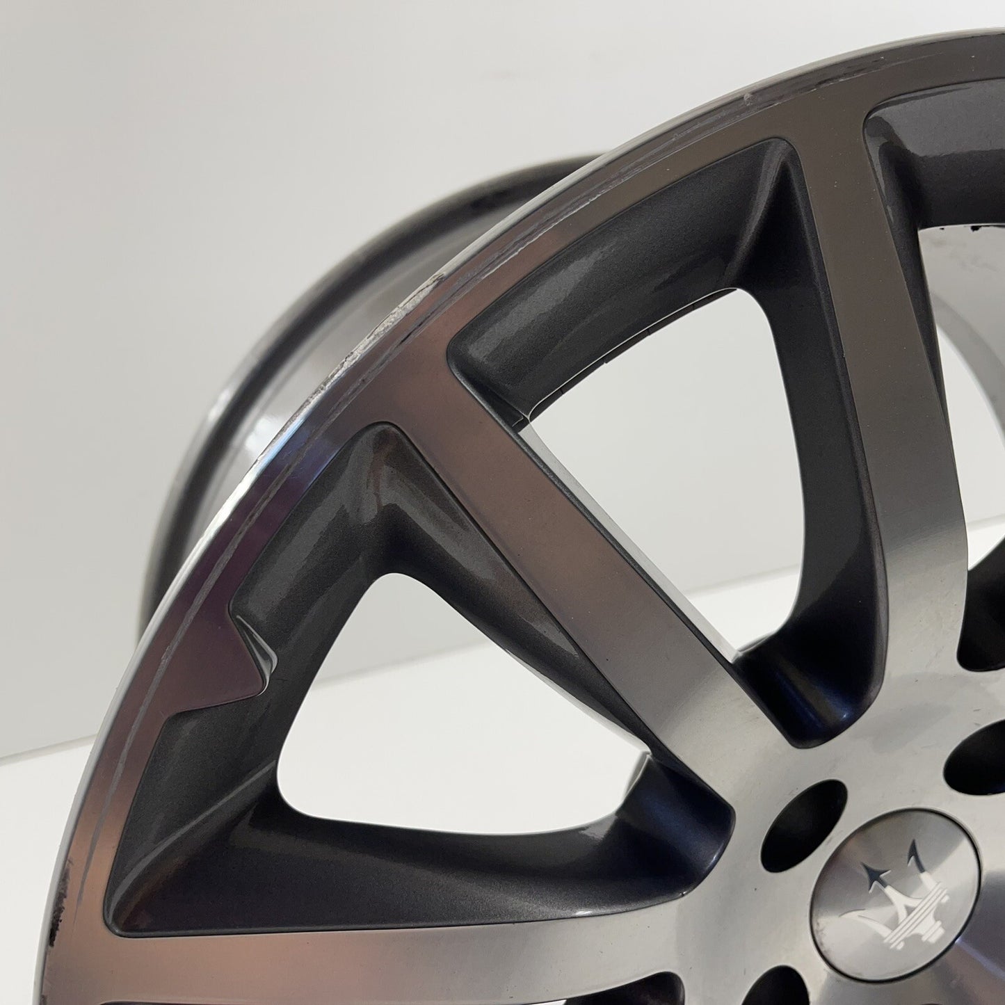 14-22 MASERATI GHIBLI REAR WHEEL RIM 18x9.5 +38 OFFSET 670010981Â FACTORY OEM