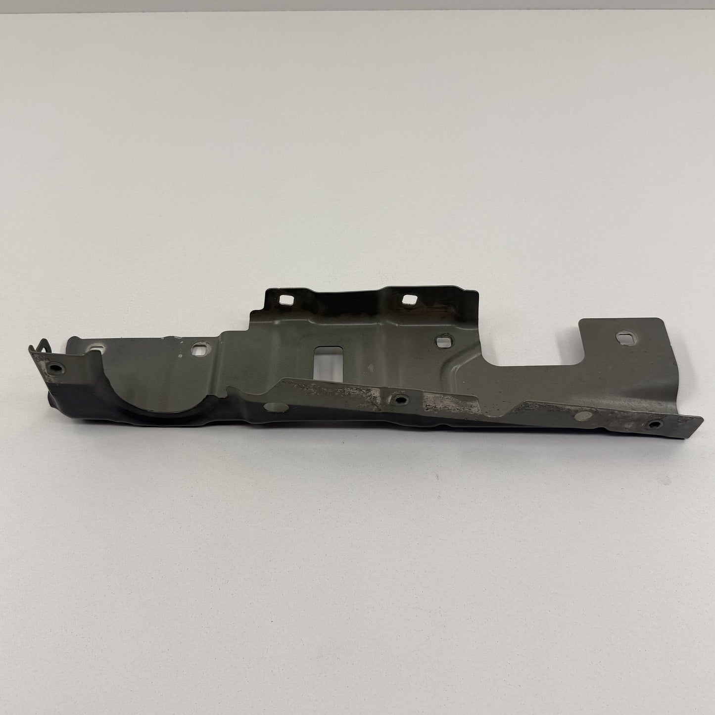 2022-2024 Rivian R1S Passenger Right Front Fender Mount Bracket OEM