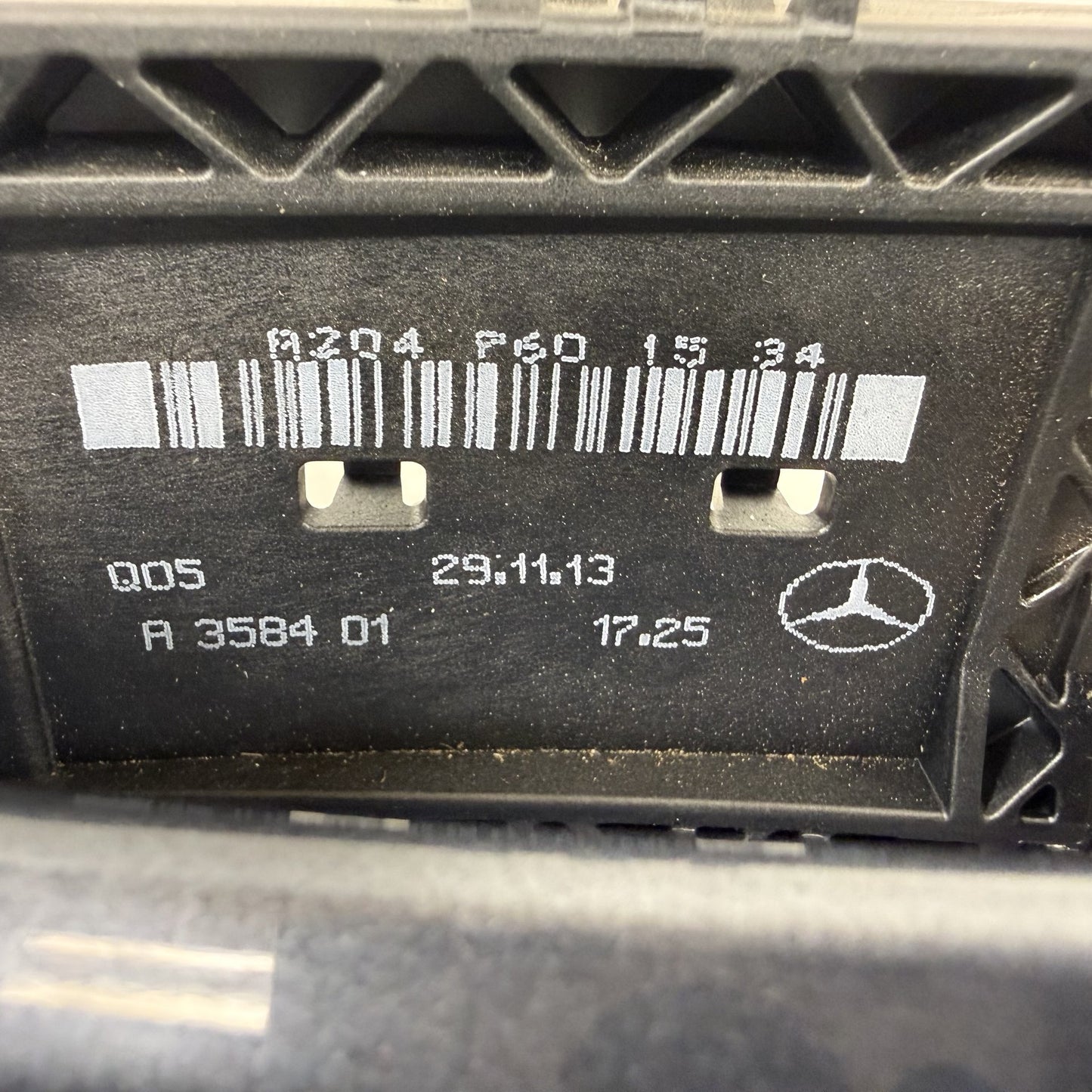 2008-2014 Mercedes C250 W204 Driver Left Front Exterior Door Handle OEM
