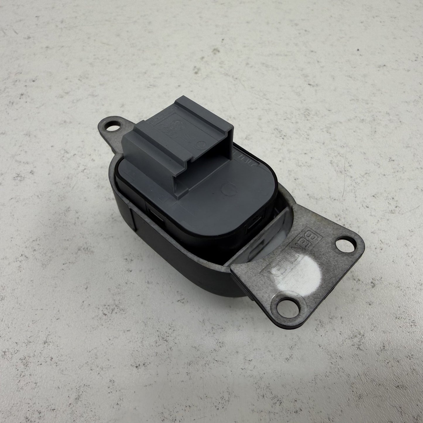 2014-2018 Bentley Flying Spur Front Door Mirror Control Switch 3W0959565C OEM