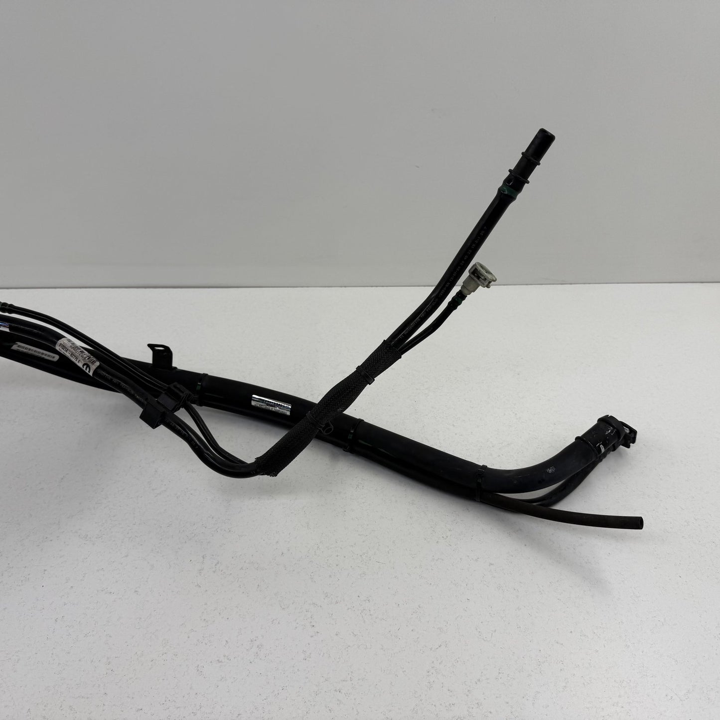 16-21 Dodge Durango SRT 6.2L 6.4L Gas Tank Fuel Filler Neck Tube Pipe Hose OEM
