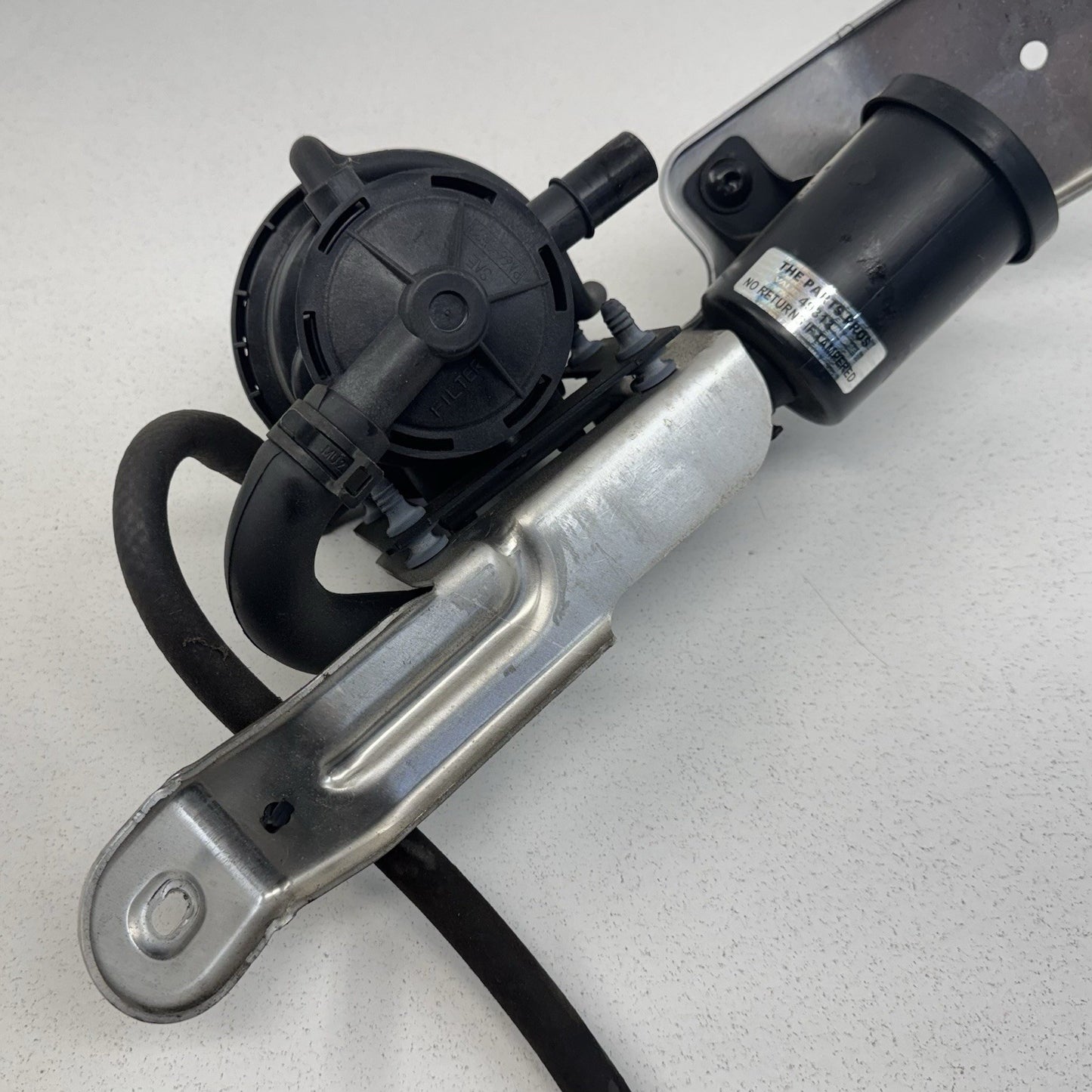 08-15 Audi TT Evap Leak Detection Canister 8J0906271 OEM