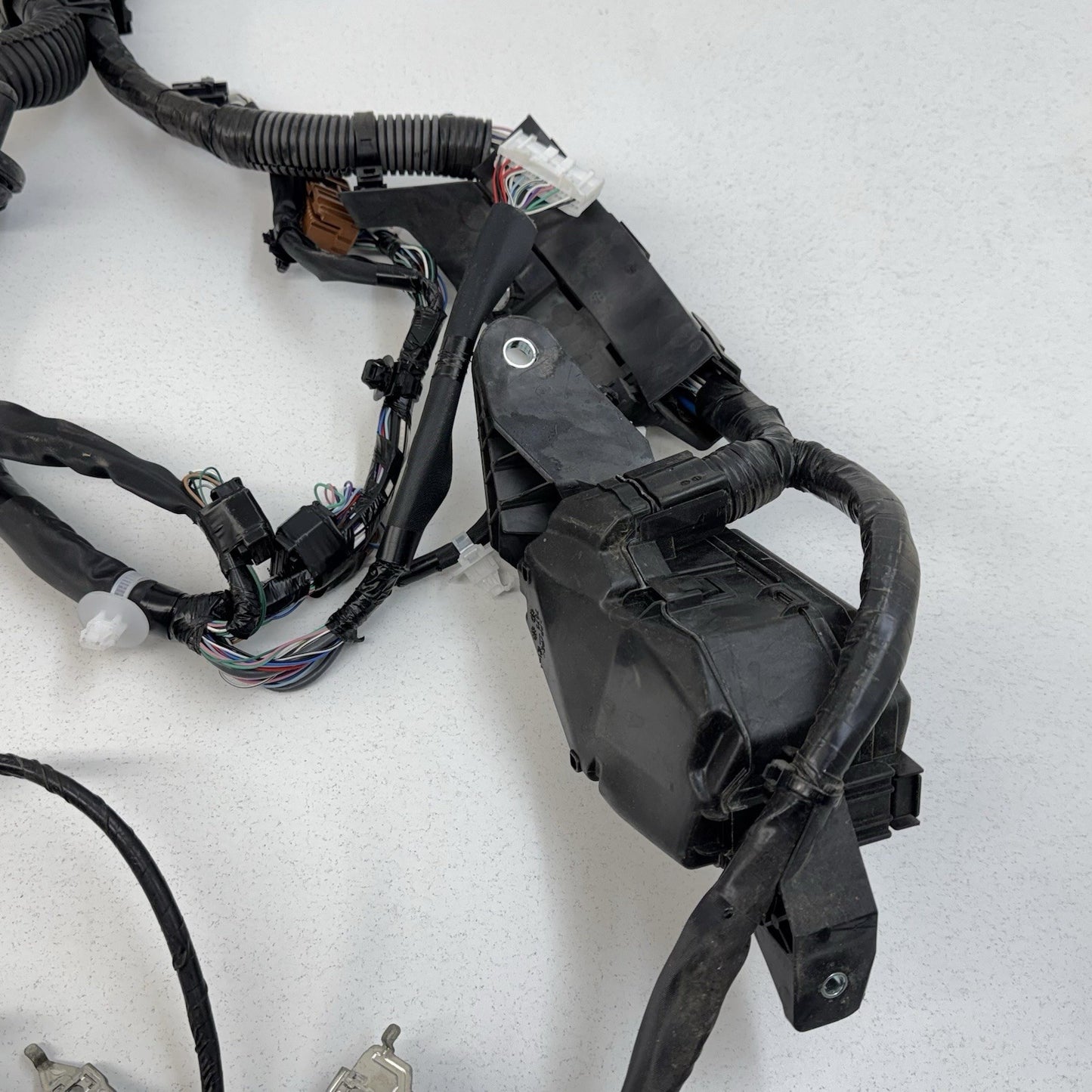 20 Toyota Prius Prime Engine Bay Wiring Harness With Fuse Box 82111-47R70 OEM