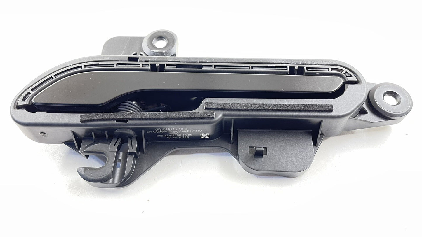 20-23 TESLA MODEL Y DRIVER LEFT FRONT OR REAR DOOR HANDLE BLACK 1528114-10-D OEM