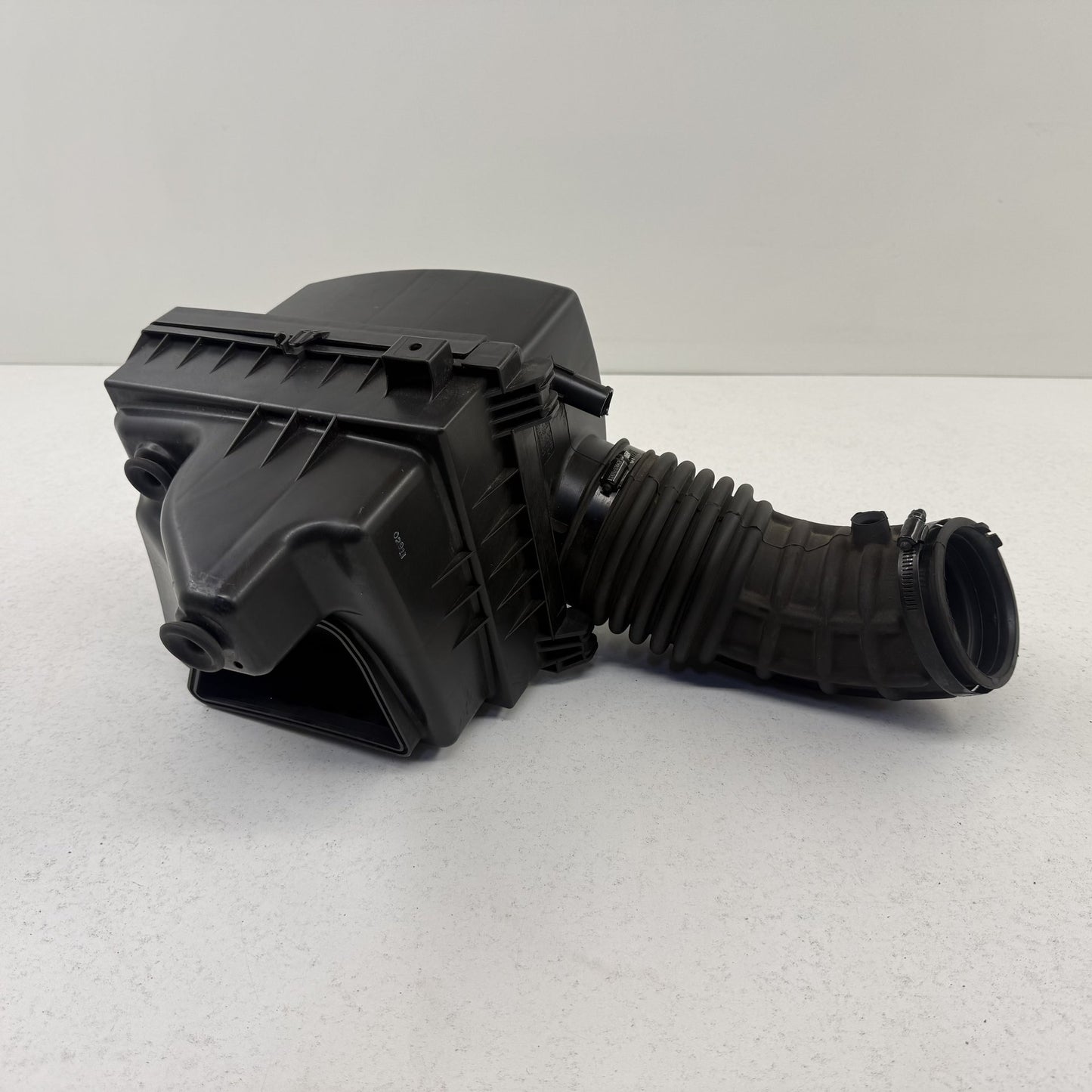 2018-2026 Dodge Durango SRT 392 6.4L Air Cleaner Box Air Filter Intake Box OEM