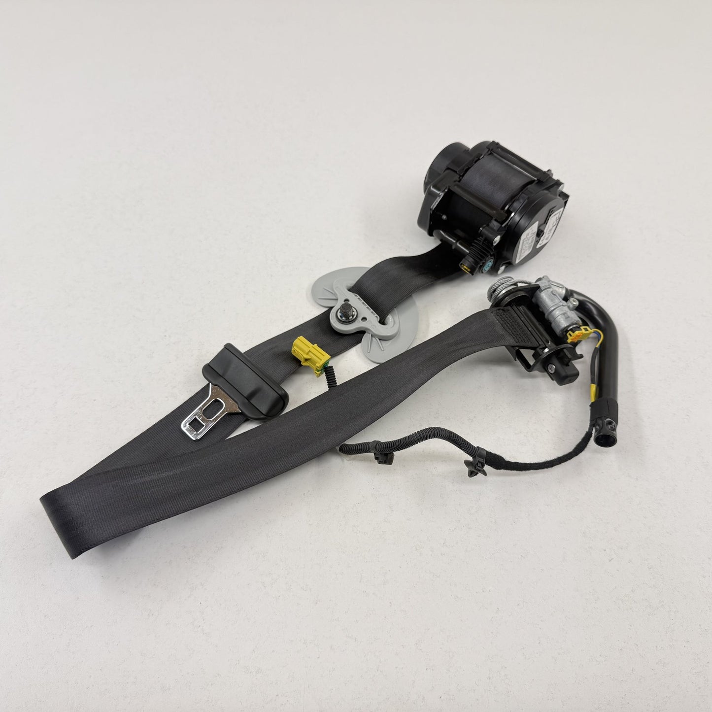 2022-2026 Rivian R1S R1T Driver Left Front Seatbelt Seat Belt Retractor OEM