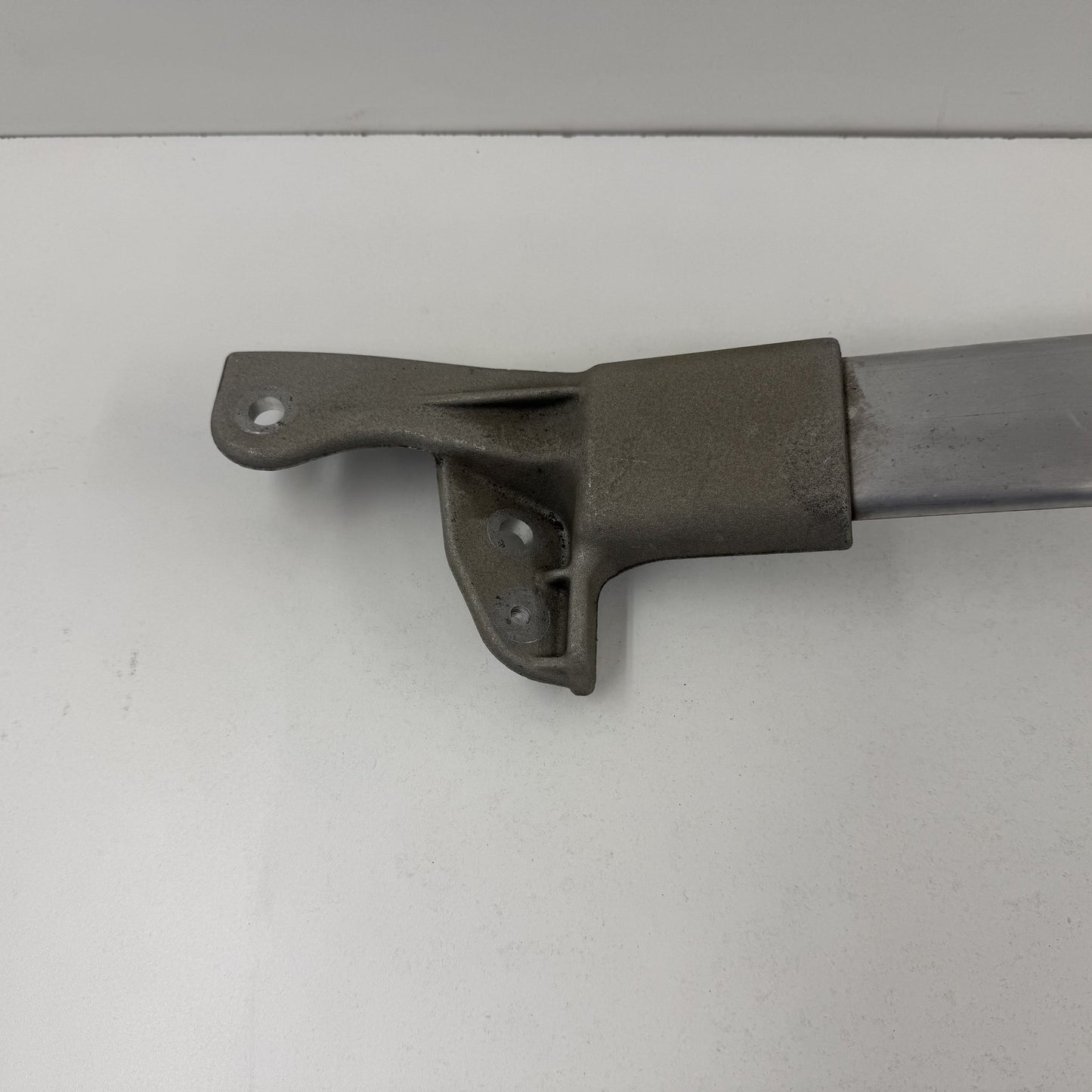 2013-2015 Chevrolet Camaro SS 1LE Front Strut Tower Brace Bar Bracket OEM