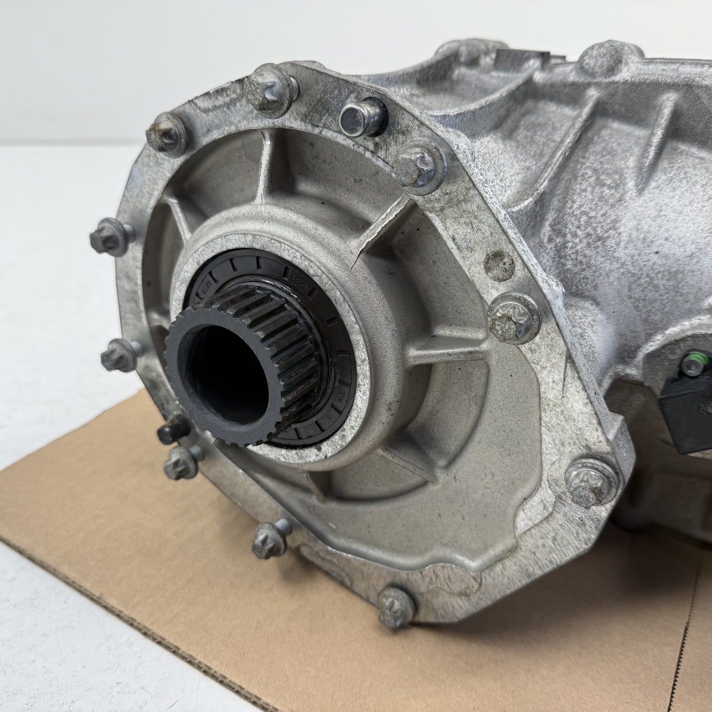 2019-2023 Mercedes Sprinter 1500 2500 3500 W907 4x4 Transfer Case 9072800500 OEM
