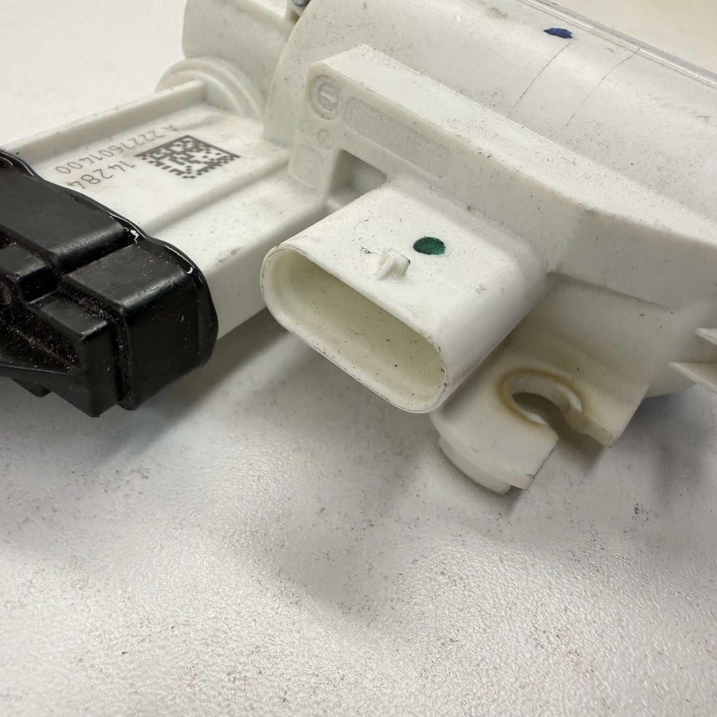 2014-2020 Mercedes S550 W222 Right Front Door Lock Latch Actuator Keyless Go OEM