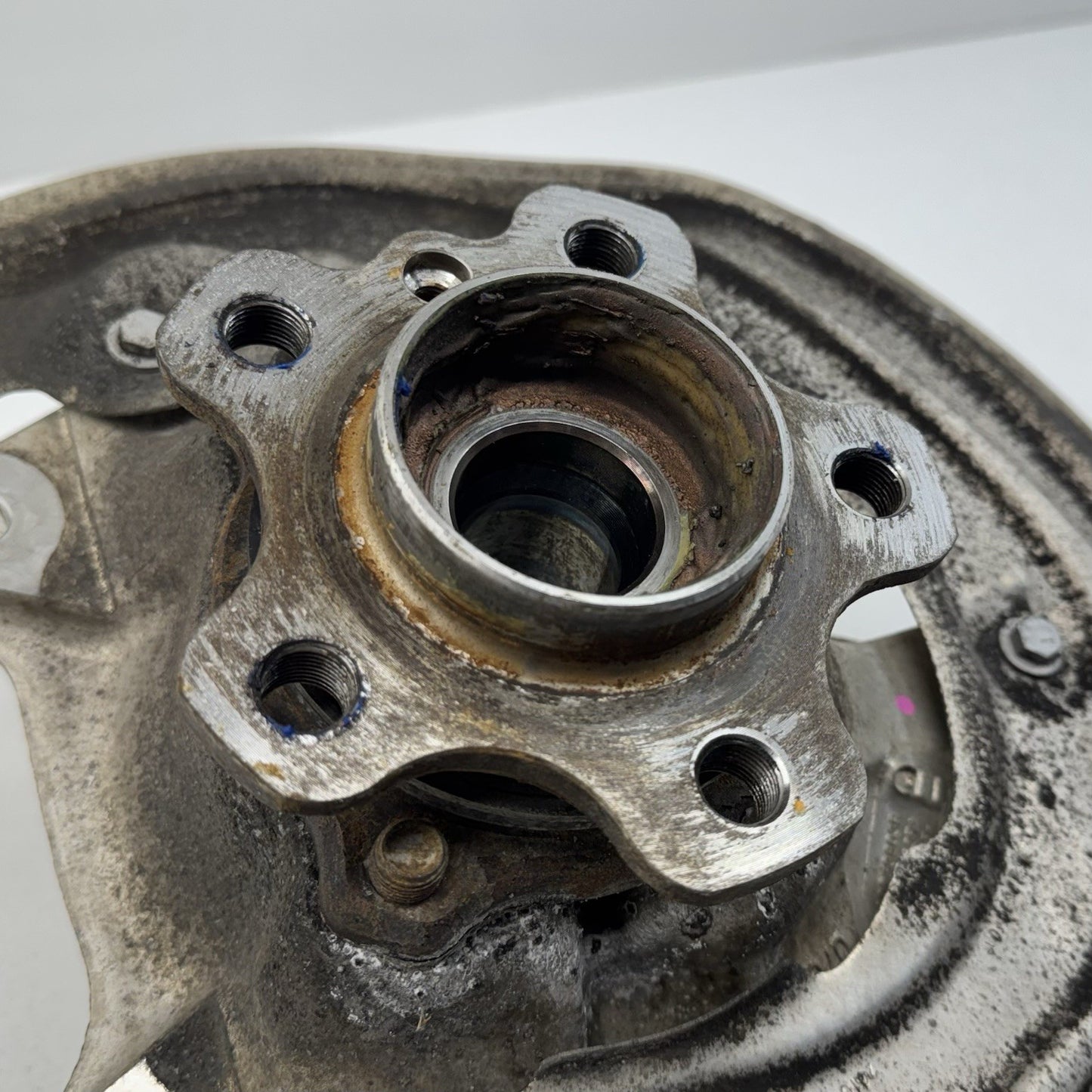 18-24 BMW G01 G02 X3 X4 XDrive Right Front Spindle Knuckle Hub Bearing OEM
