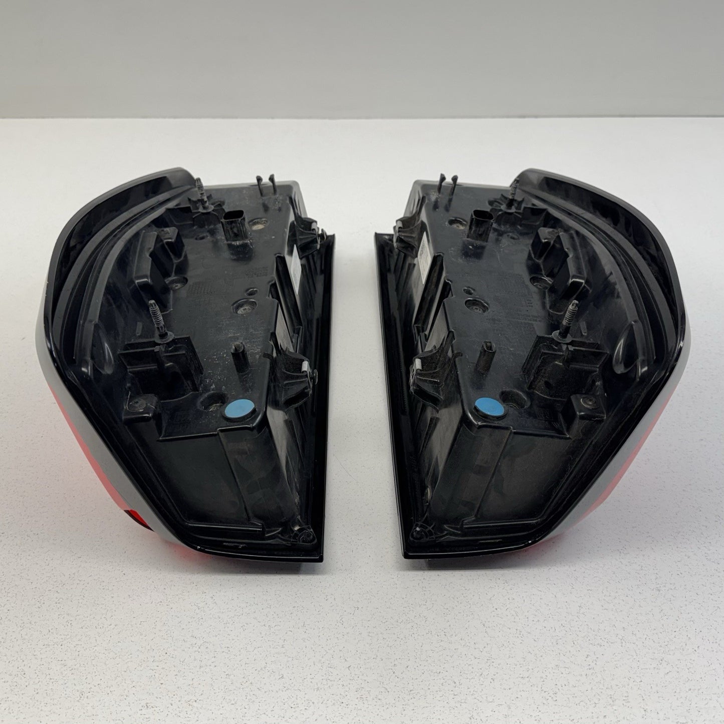20-23 GMC Sierra 2500 3500 Rear Taillight Lamp Pair Left & Right LED OEM *NOTE*