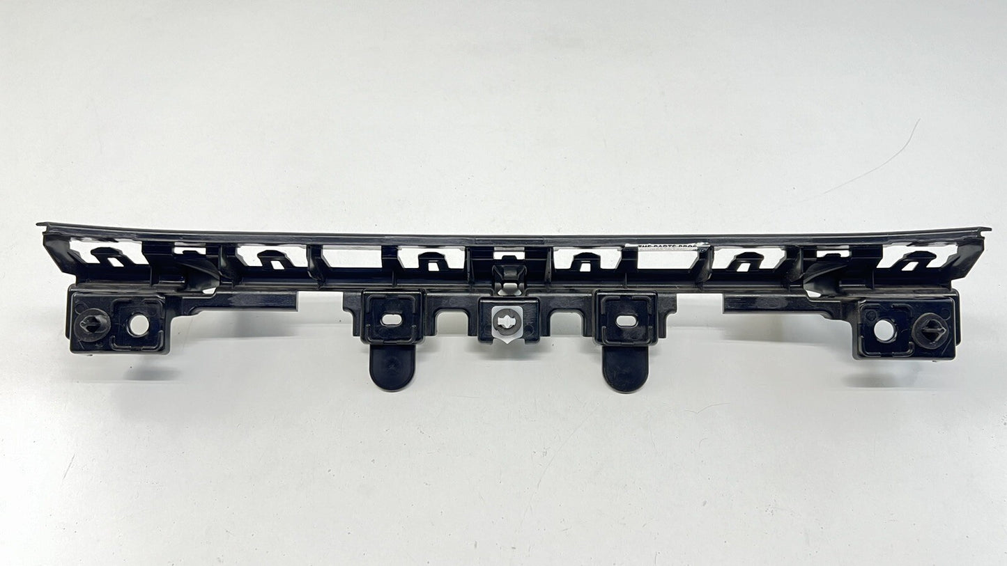 2024 FORD MUSTANG GT REAR CENTER BUMPER BRACKET SUPPORT MOUNT PR3B-17B861-A OEM