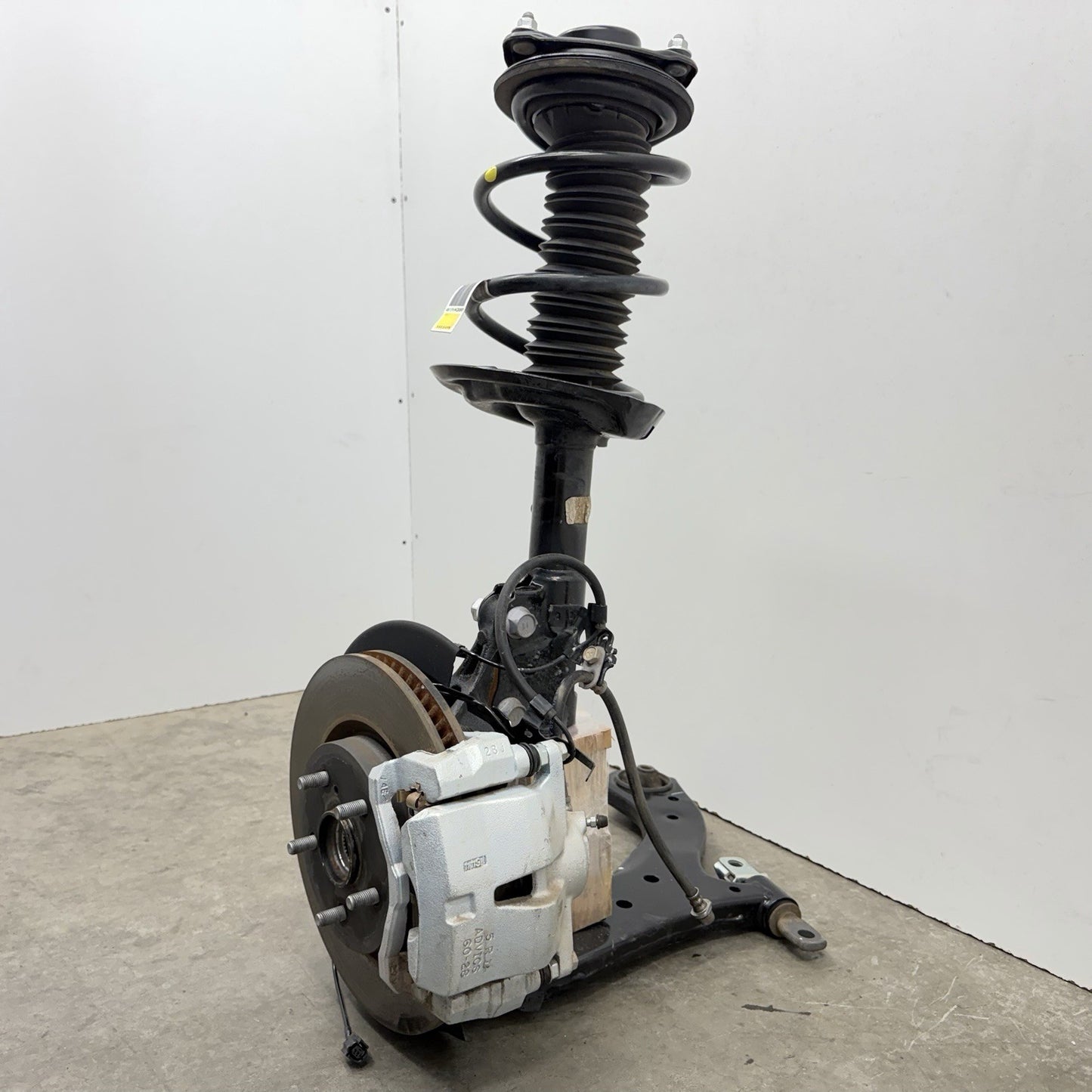 25-26 Toyota Camry XSE Passenger Right Front Suspension Knee Assembly Set OEM