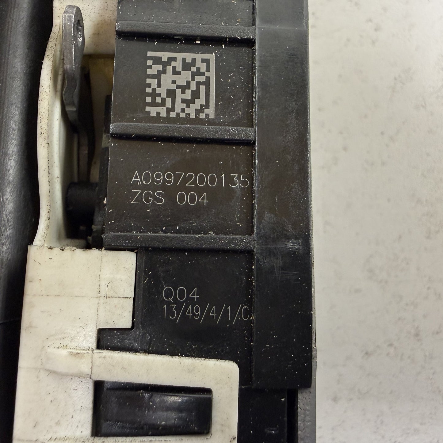 2008-2014 Mercedes-Benz C250 W204 Driver Left Front Door Lock Latch Actuator OEM