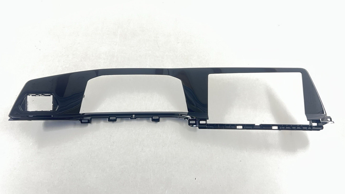 22-25 VOLKSWAGEN GOLF R CENTER DASH DISPLAY SCREEN RADIO SURROUND PANEL TRIM OEM