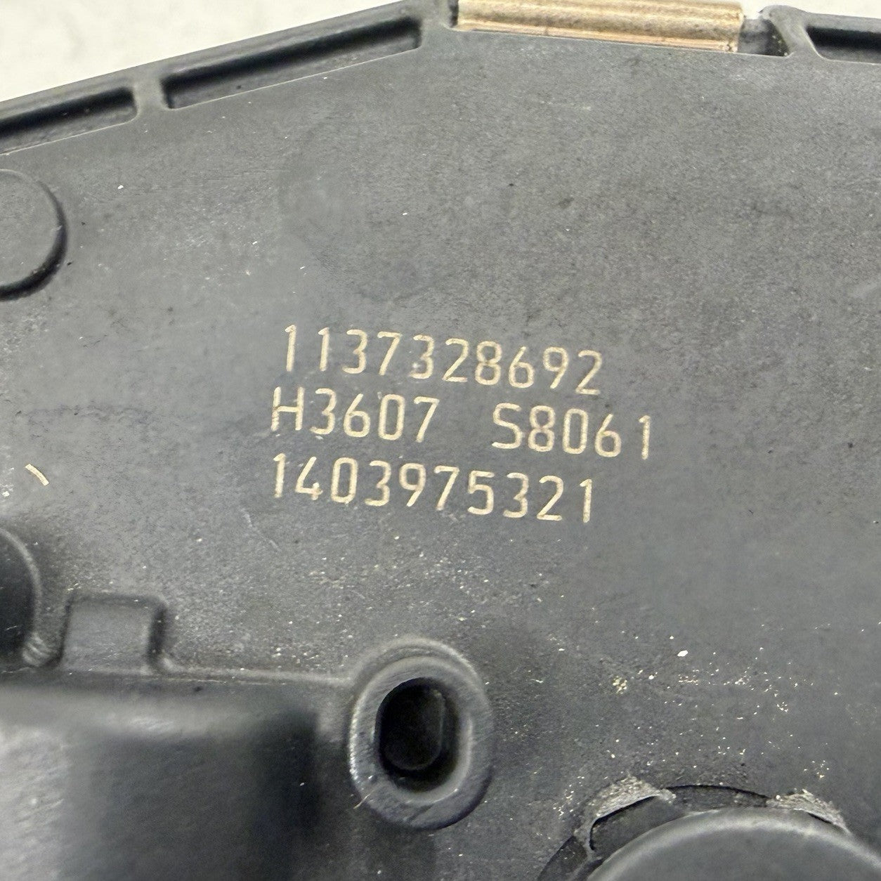 12-18 Mercedes W218 CLS550 Front Windshield Wiper Motor OEM