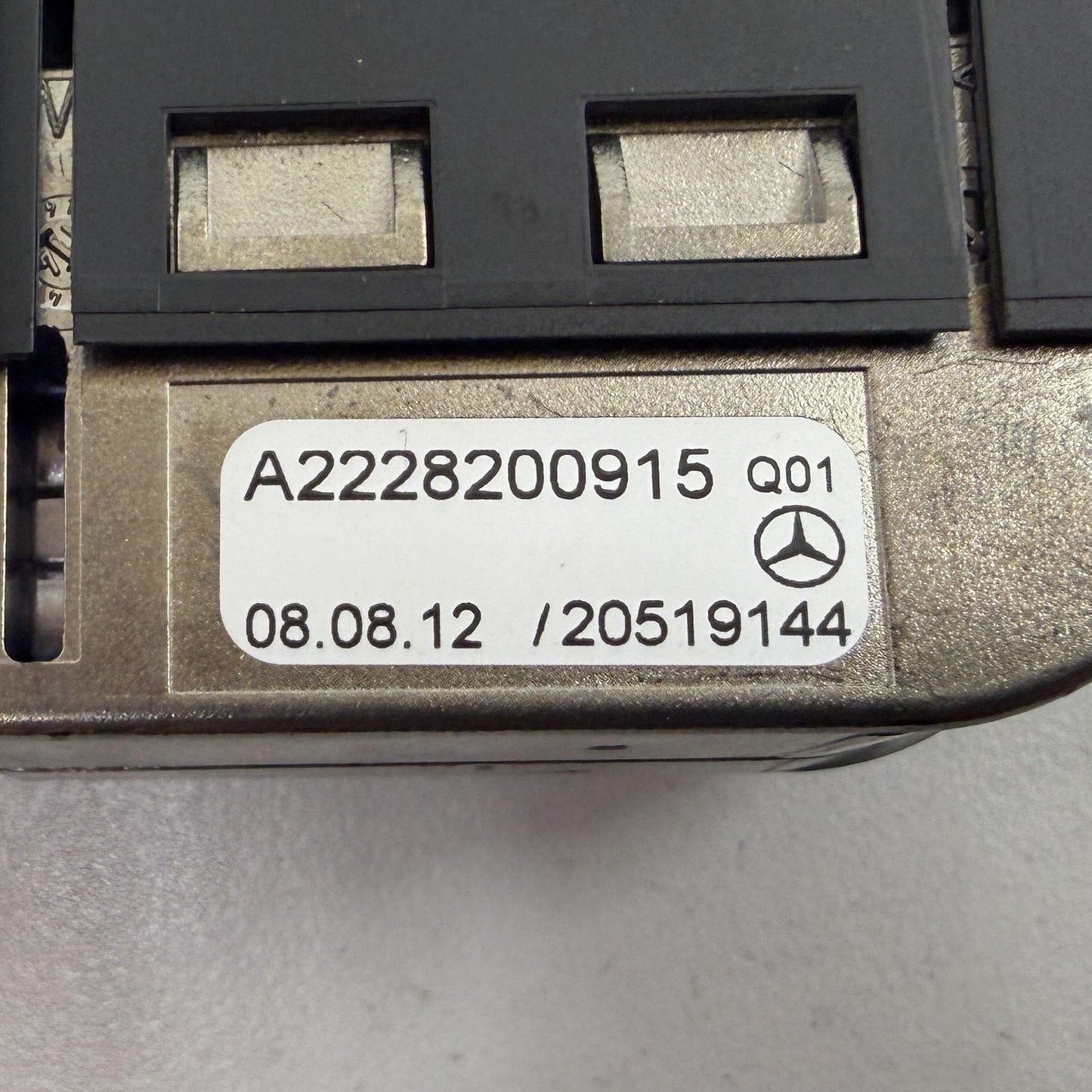 2014-2017 Mercedes-Benz S550 W222 Center Console Socket Dual USB Charge Port OEM