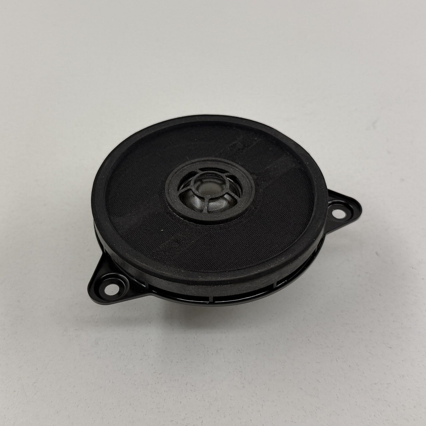 2022-2024 Rivian R1S R1T Center Dash Instrument Panel Speaker PT00001450-G OEM