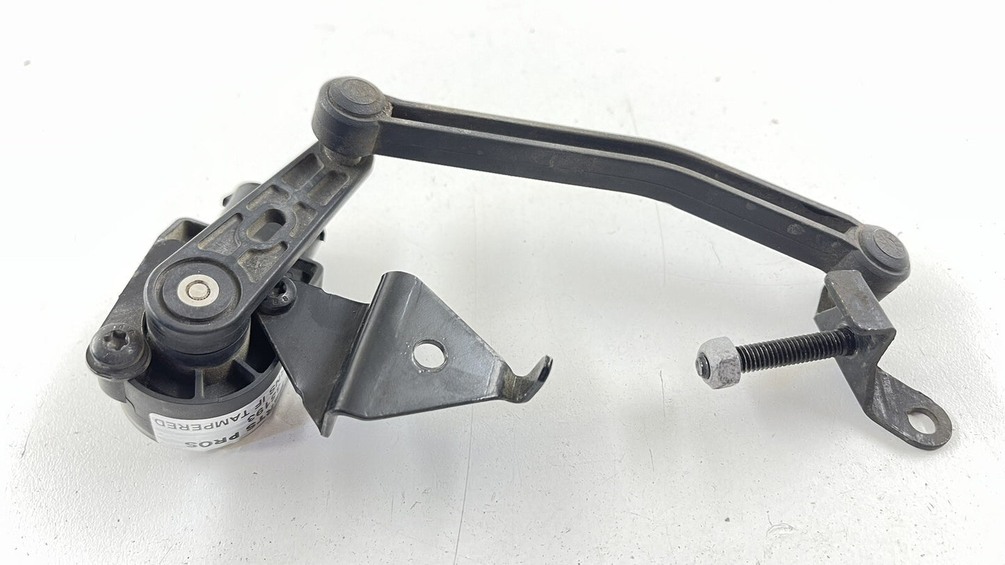 13-16 MERCEDES BENZ GL350 X166 RIGHT FRONT HEADLIGHT HEIGHT LEVEL SENSOR OEM