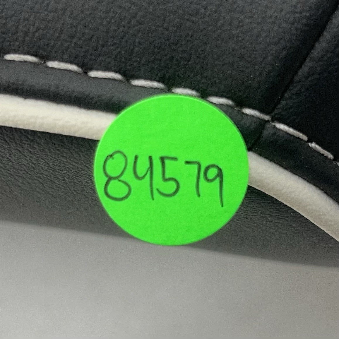 22-25 CADILLAC CT4 CT5 V BLACKWING RIGHT FRONT HEADREST HEAD REST LEATHER OEM