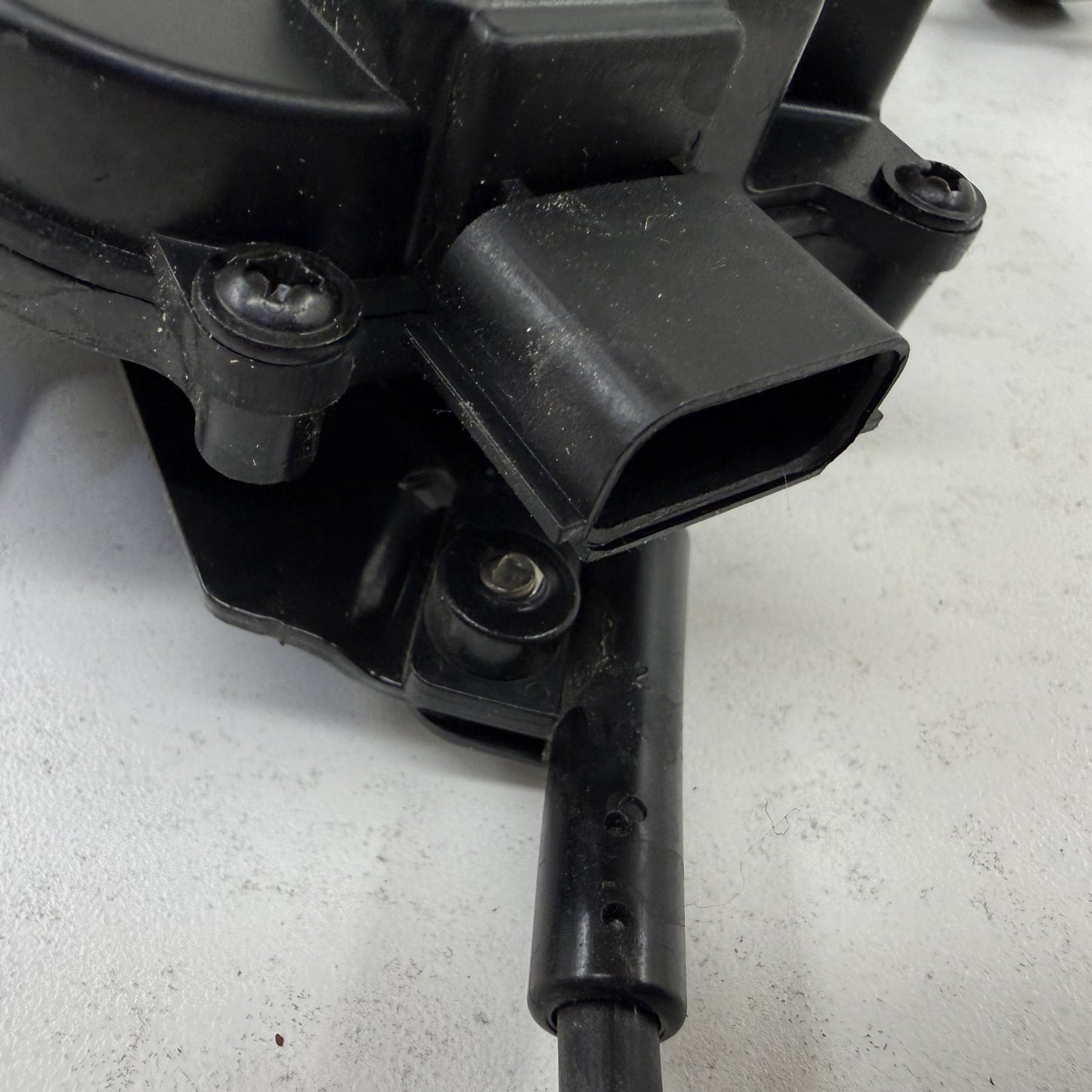 2022-2024 Rivian R1S R1T Front Hood Lock Latch Actuator Motor PT00002002-J OEM