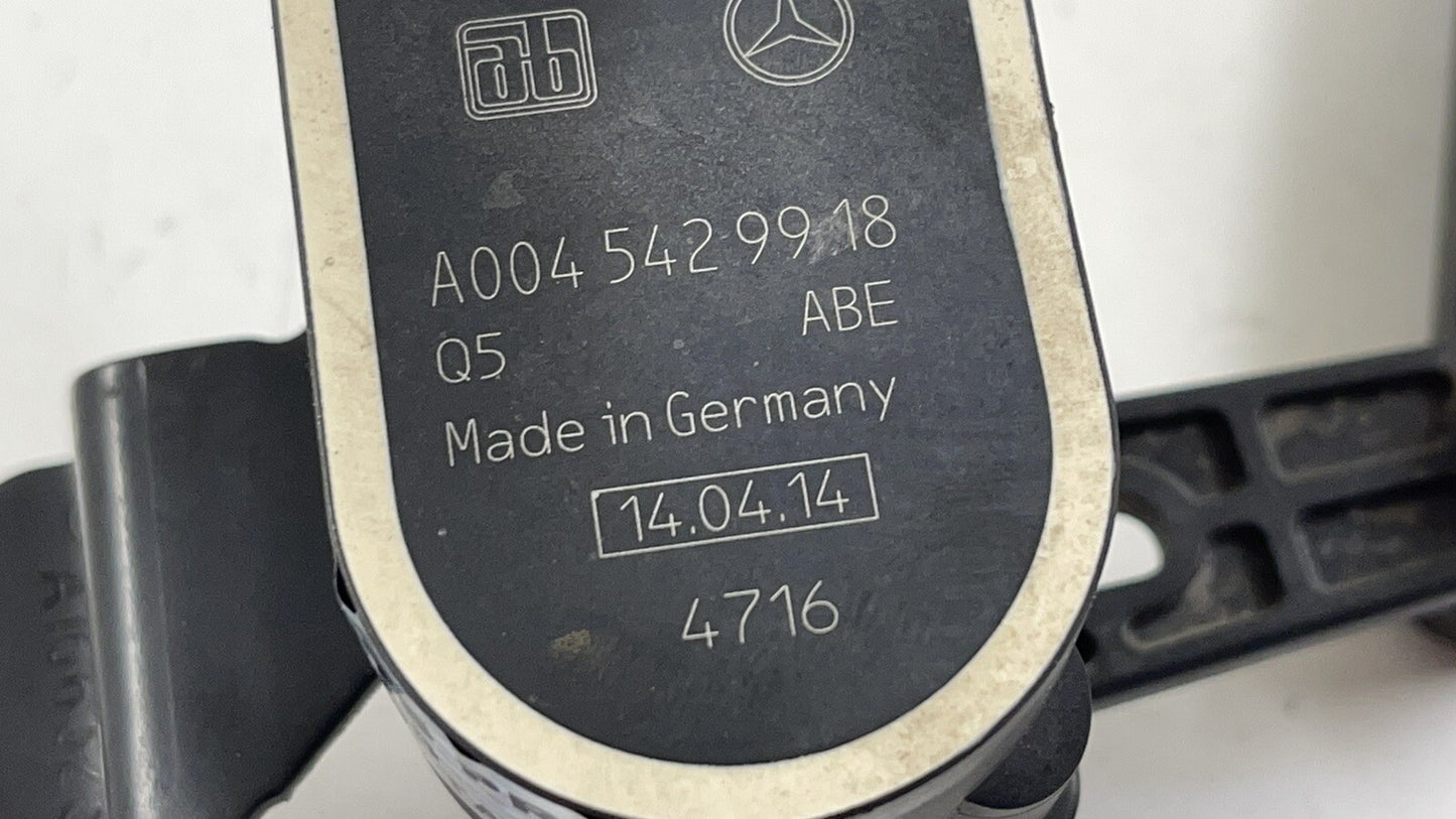 13-16 MERCEDES BENZ GL350 X166 RIGHT FRONT HEADLIGHT HEIGHT LEVEL SENSOR OEM