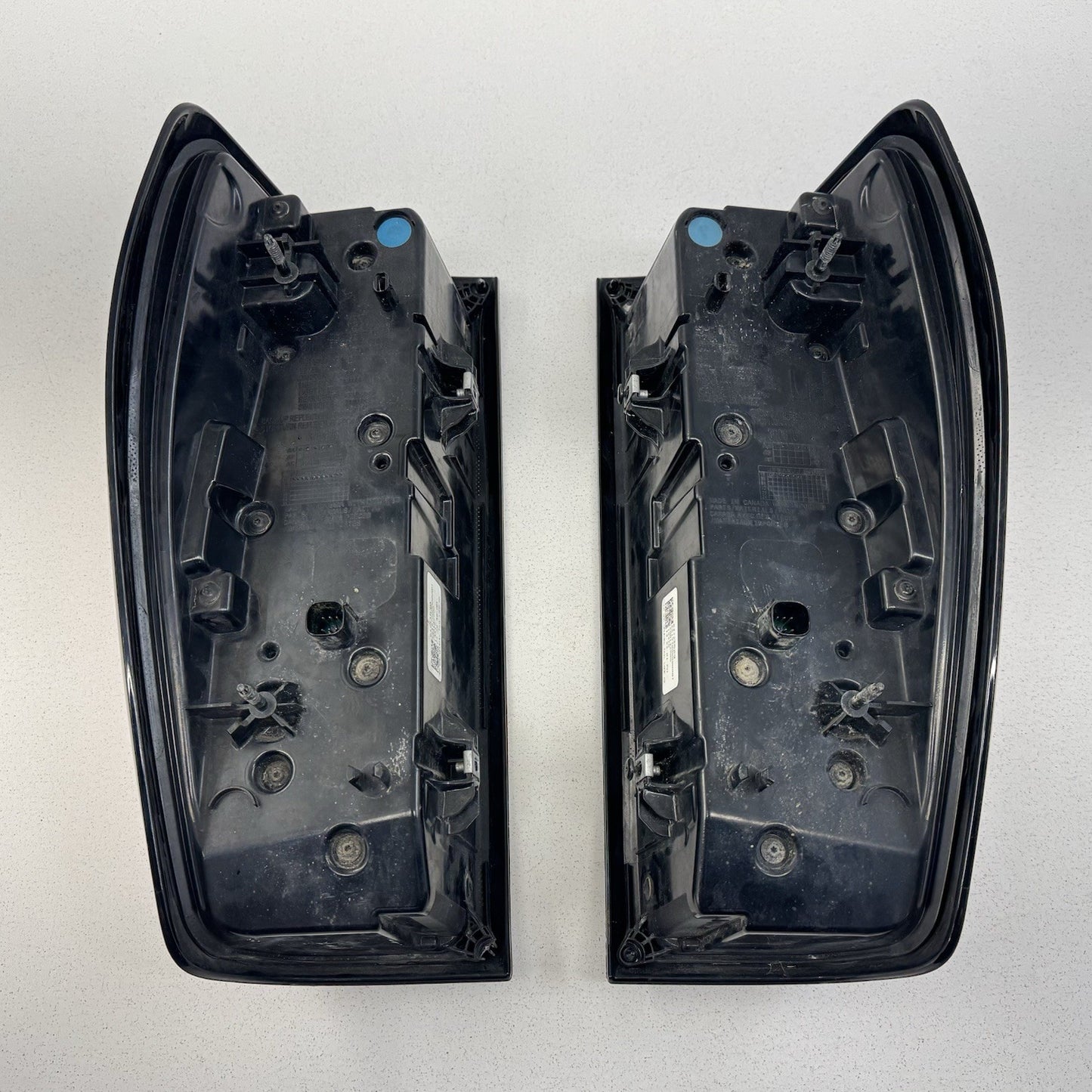 20-23 GMC Sierra 2500 3500 Rear Taillight Lamp Pair Left & Right LED OEM *NOTE*