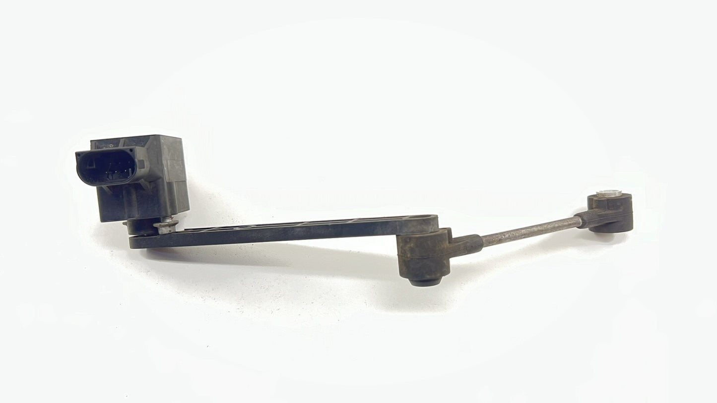 07-17 ASTON MARTIN VANTAGE DRIVER LEFT REAR HEADLIGHT HEIGHT LEVEL SENSOR OEM