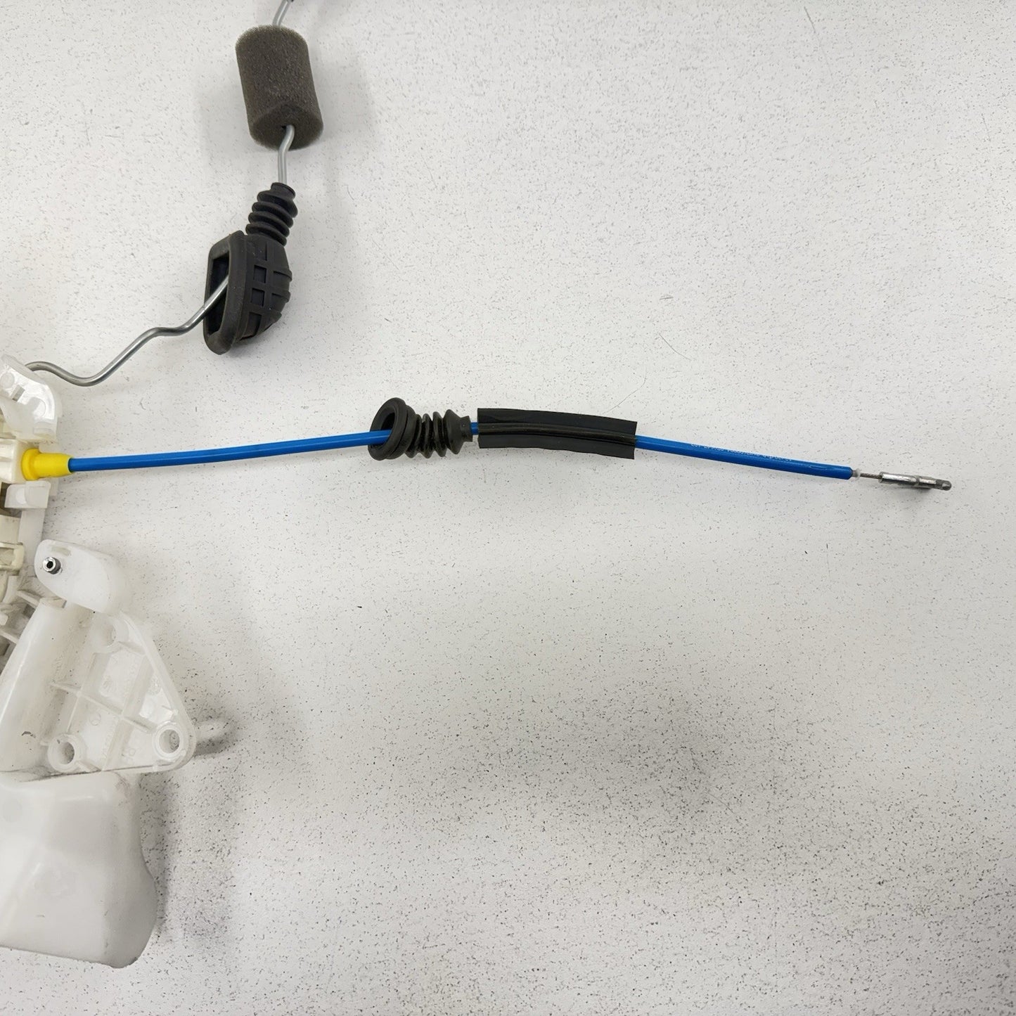 10-16 Mercedes W212 E350 Passenger Right Front Door Latch Lock Actuator OEM