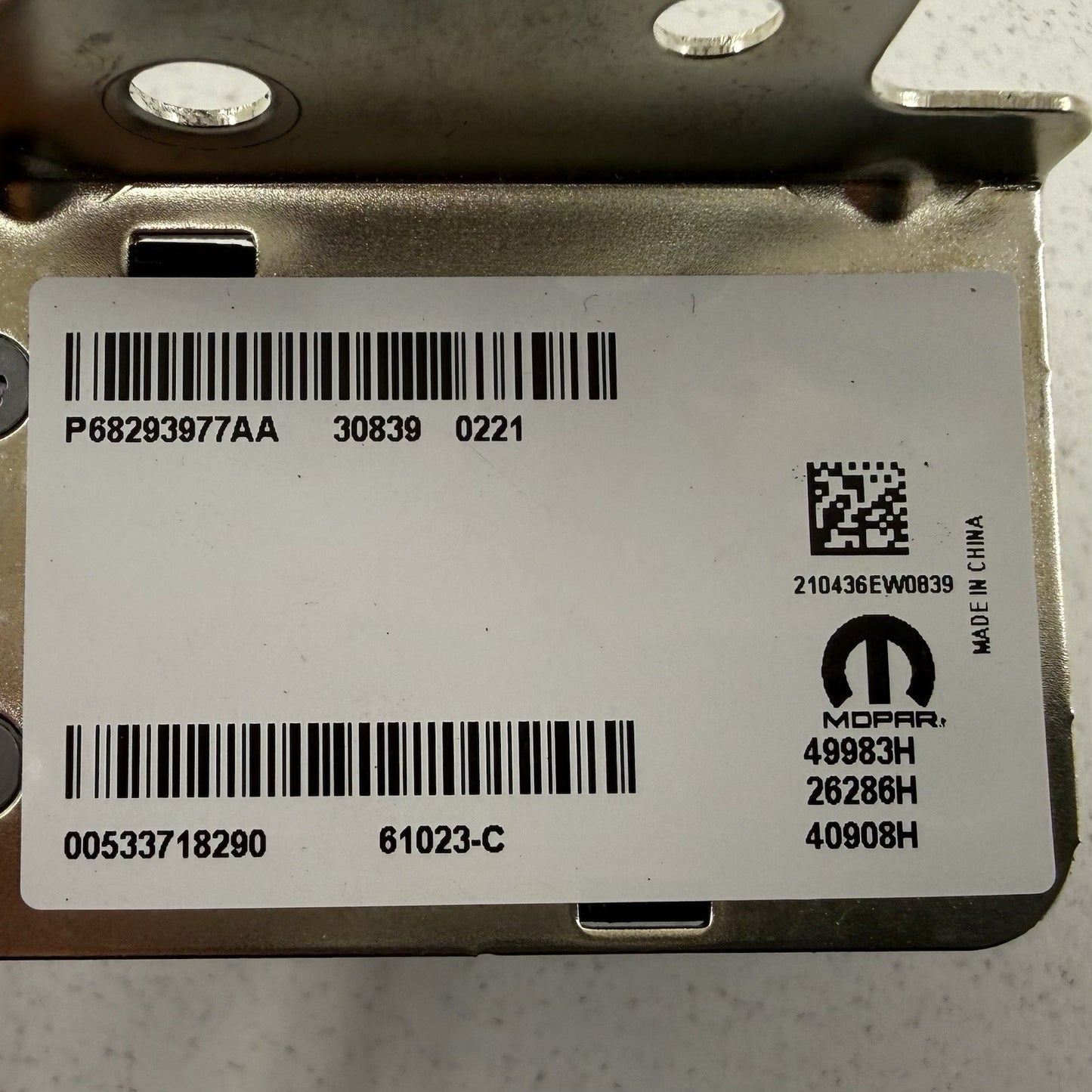 18-23 Dodge Challenger Radio Satellite Antenna Control Module 68293977AA OEM