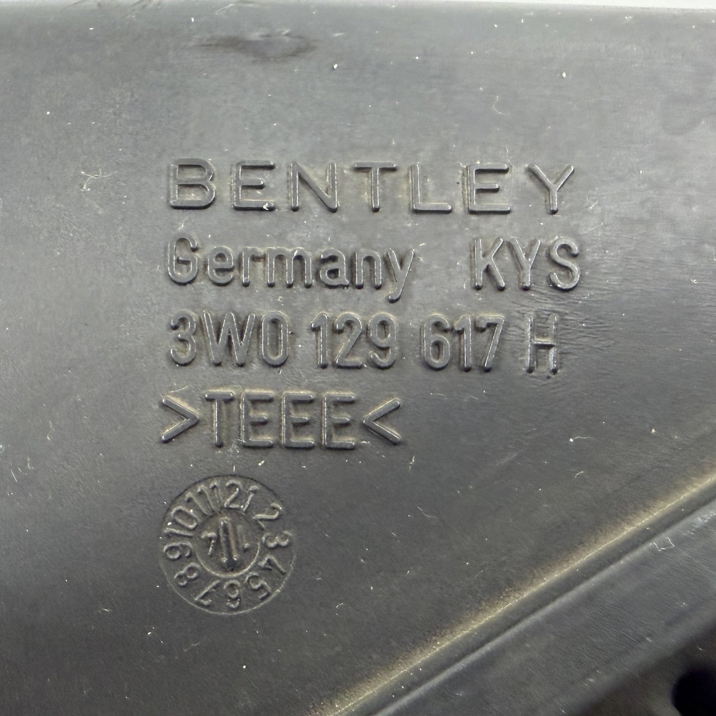 2014-2018 Bentley Flying Spur Air Intake Duct Hose Tube Pipe Pair OEM