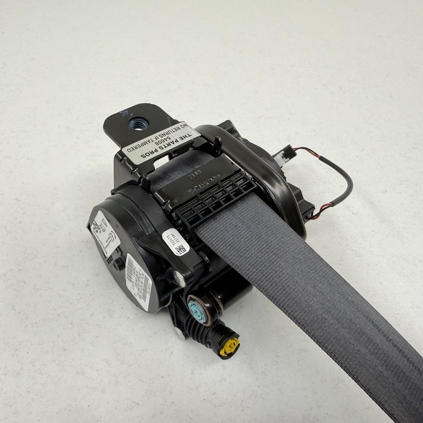 2022-2026 Rivian R1S R1T Passenger Right Front Seatbelt Seat Belt Retractor OEM