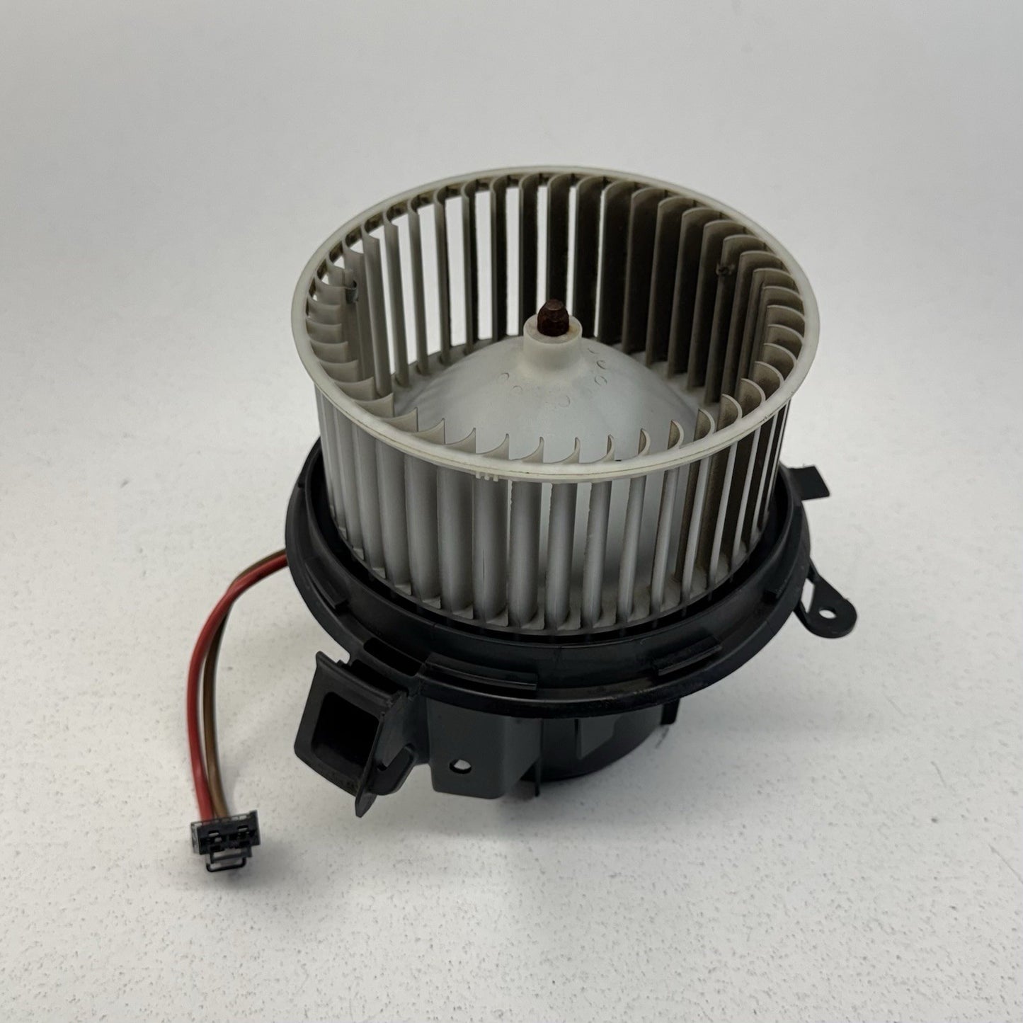 12-18 Mercedes W218 CLS550 HVAC AC Air Temperature Fan Blower Motor Wheel OEM