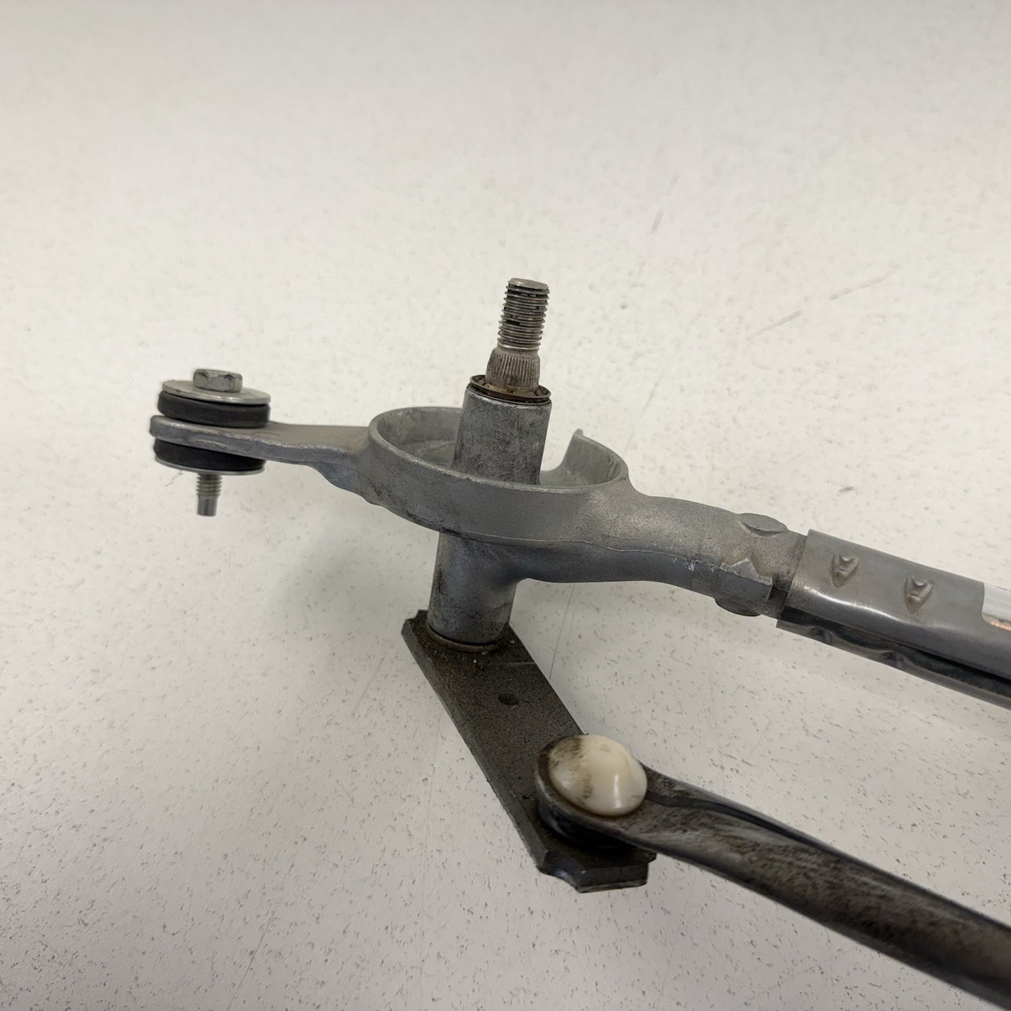 16-24 Chevrolet Camaro Windshield Wiper Motor W/ Linkage Arm 84498919 OEM
