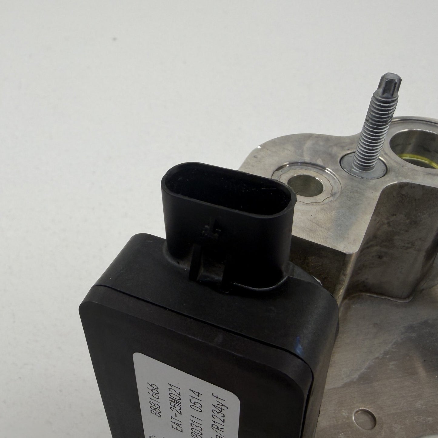 2022-2024 Rivian R1S R1T Coolant Valve Battery Cooler Chiller PT00001739-K OEM
