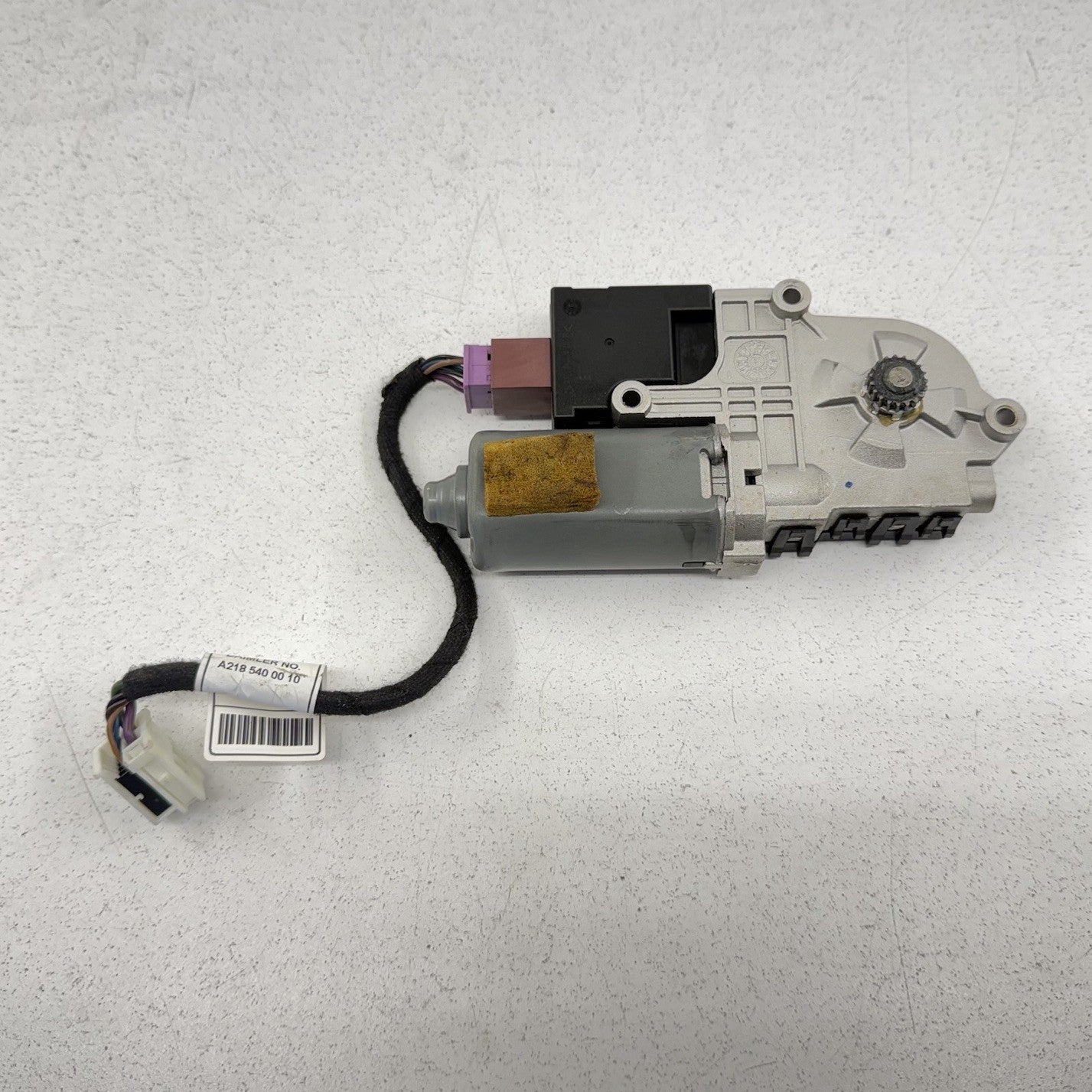 10-18 Mercedes W212 W218 CLS550 E550 Sunroof Sun Roof Glass Motor 2188200142 OEM