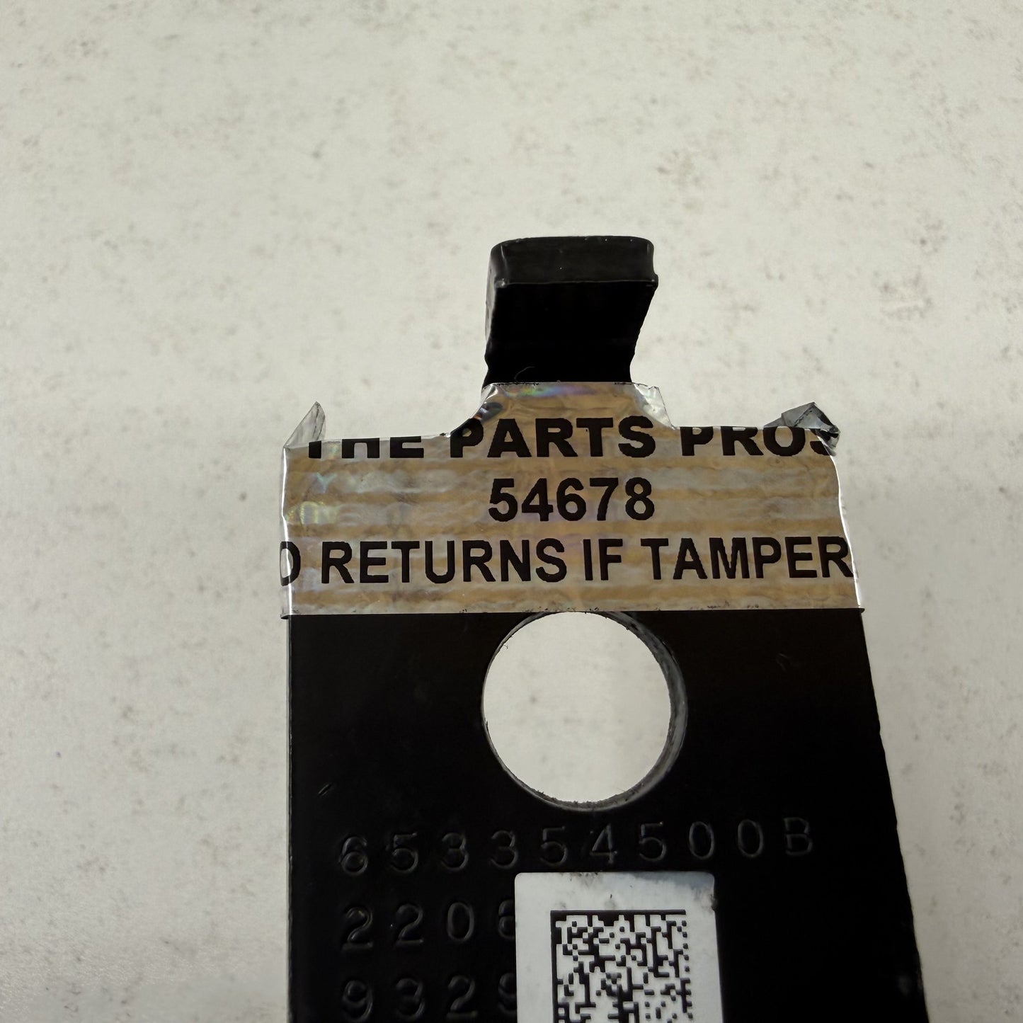 2022-2024 Rivian R1S Rear 3rd Third Row Dual Seat Belt Buckle PT00040140-C OEM