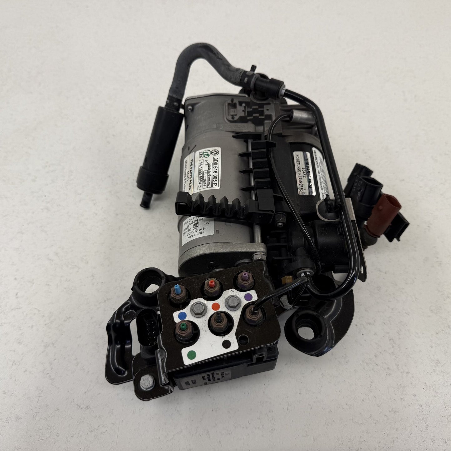 2014-2018 Bentley Flying Spur Air Suspension Compressor Pump W/ Valve Block OEM